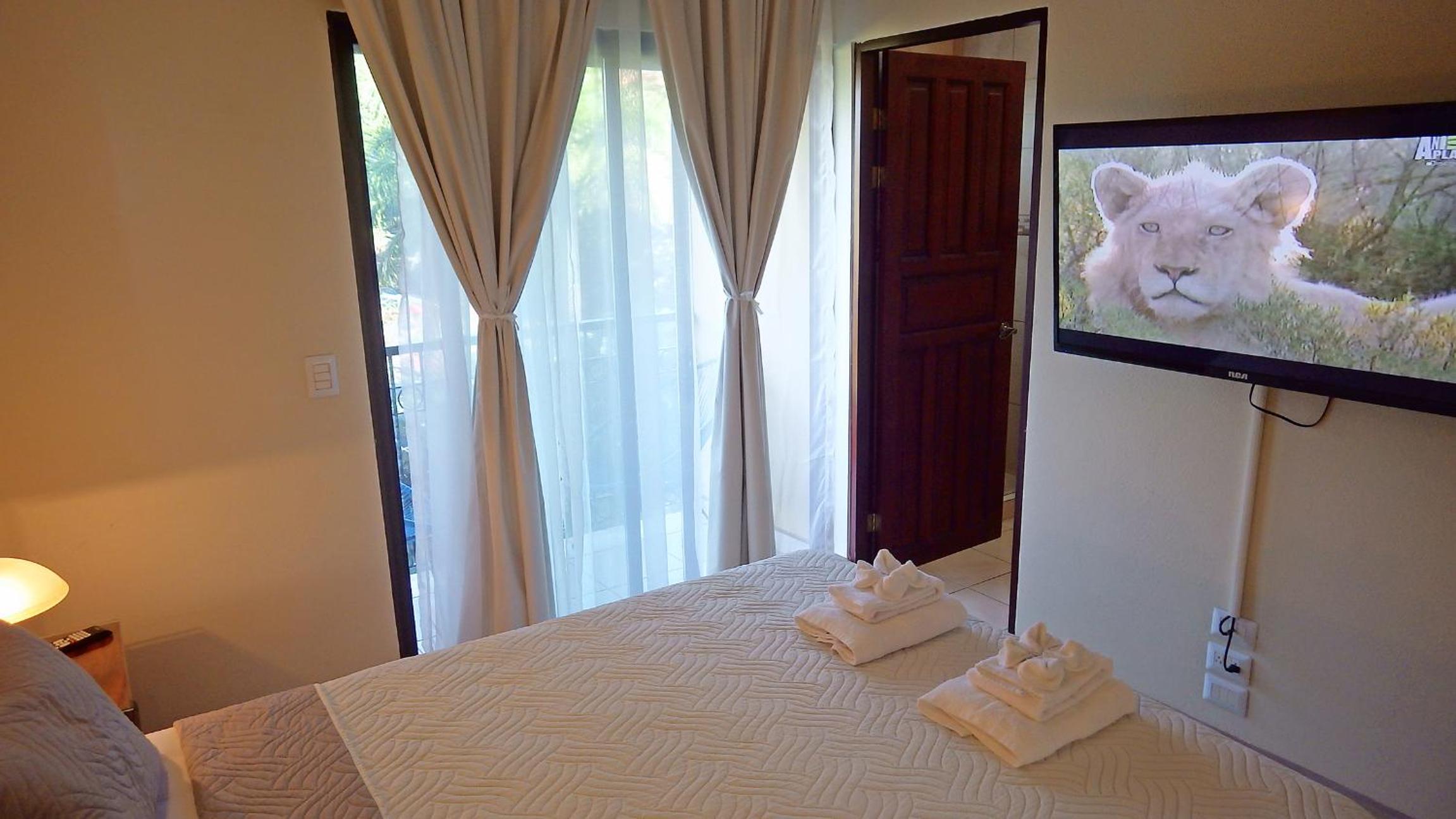 The Oaks Tamarindo Pool Front Condominiums fast wifi