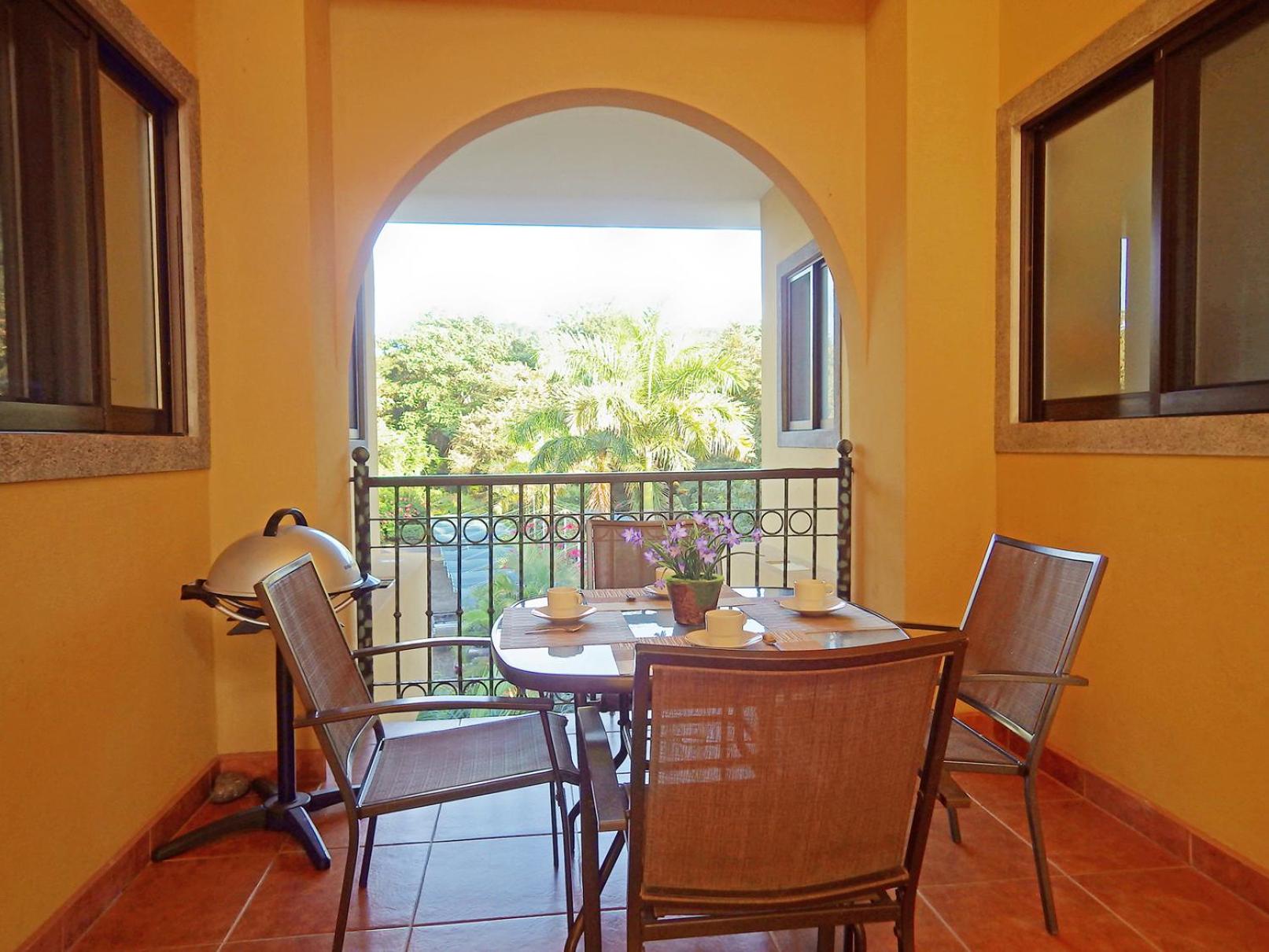 The Oaks Tamarindo Pool Front Condominiums fast wifi