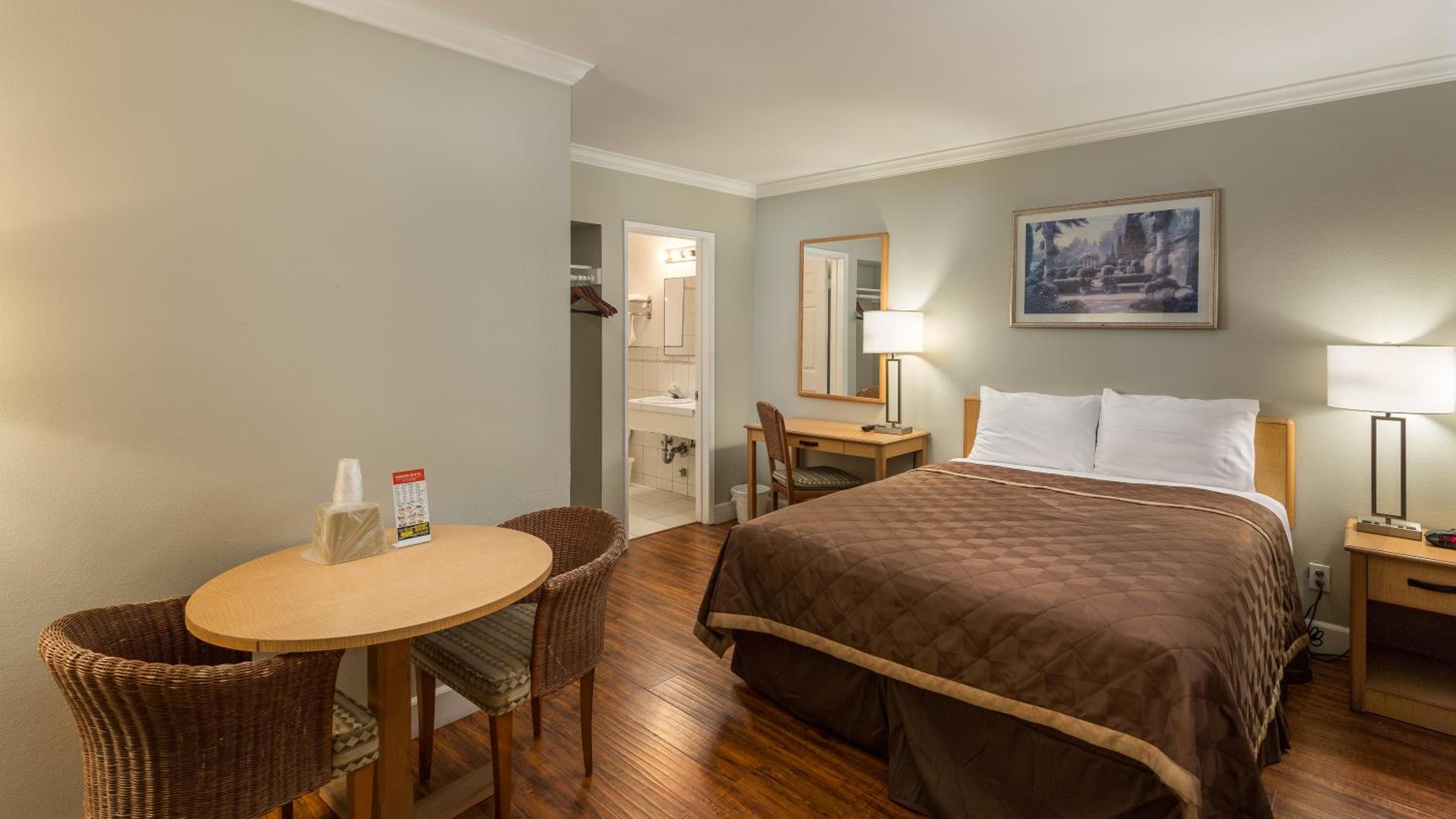 Orange County/Anaheim Vacations - Harbor Motel - Property Image 3