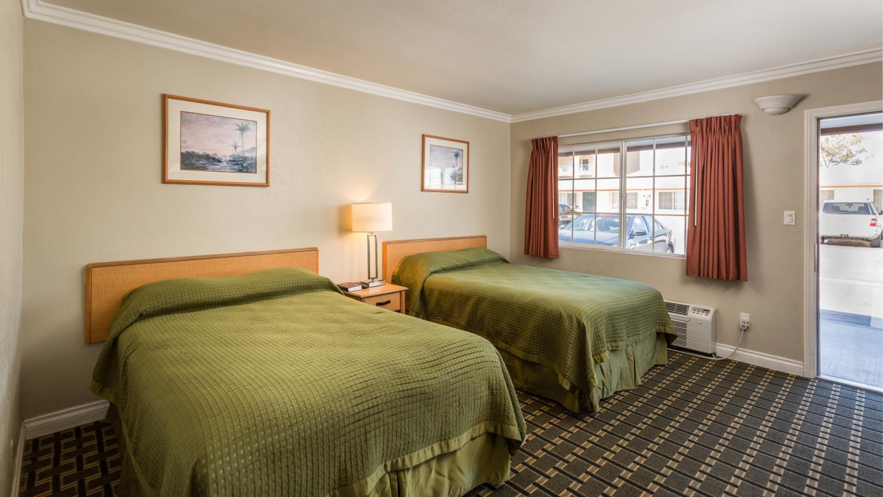 Orange County/Anaheim Vacations - Harbor Motel - Property Image 2