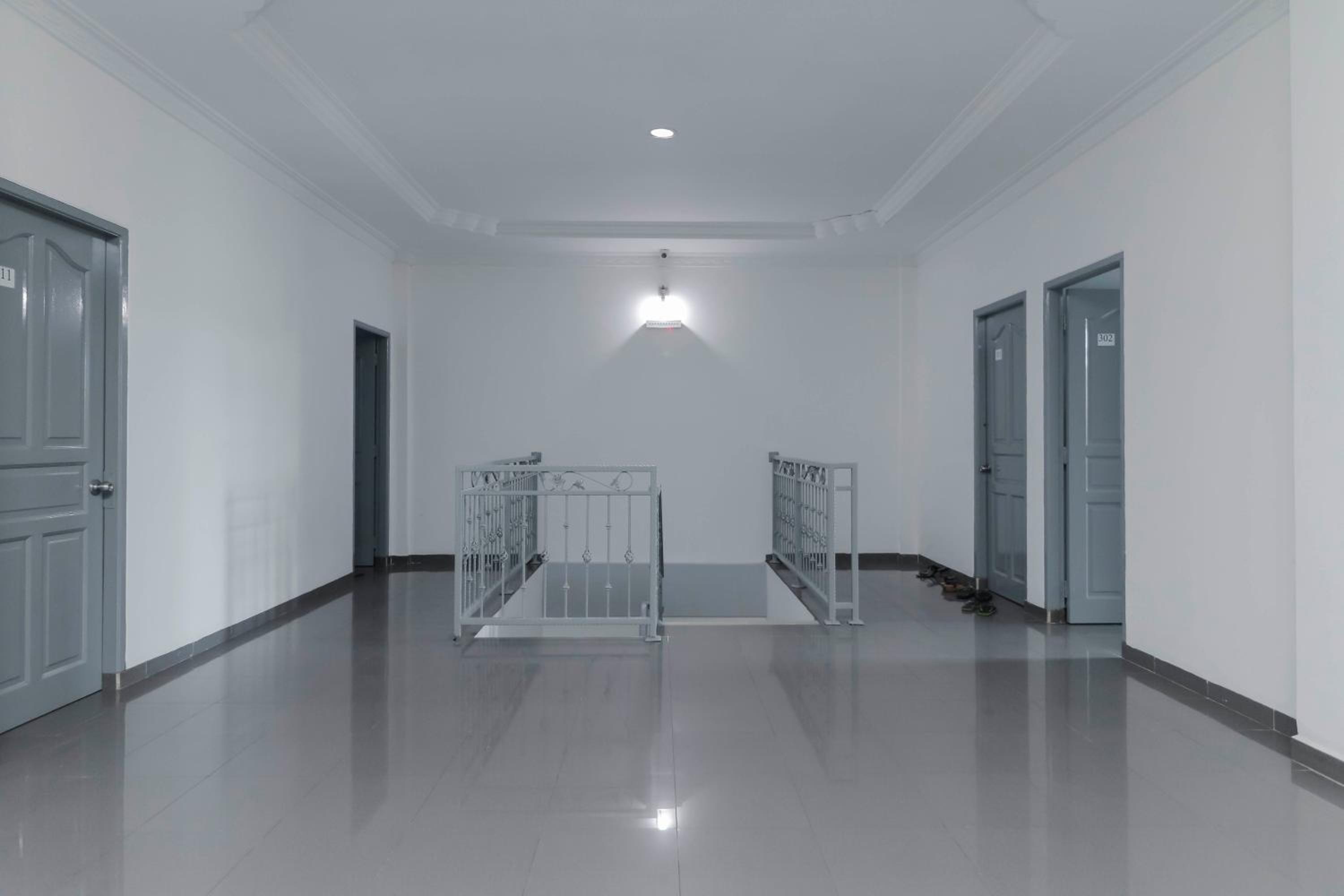RedDoorz Plus near Batam City Square