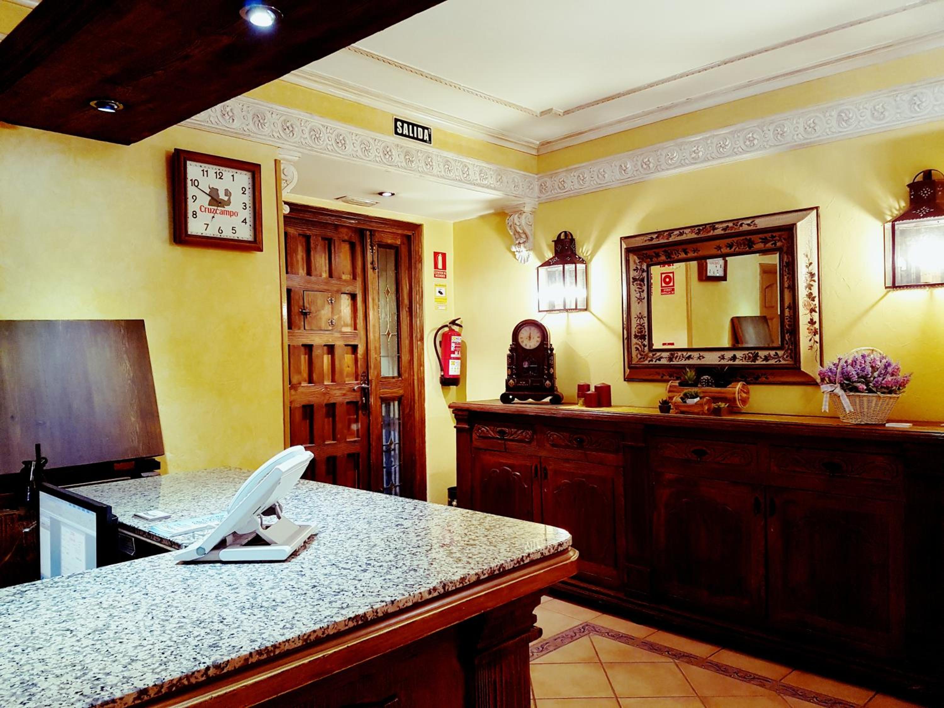 Hotel Hostal Maria Ronda - Image 1