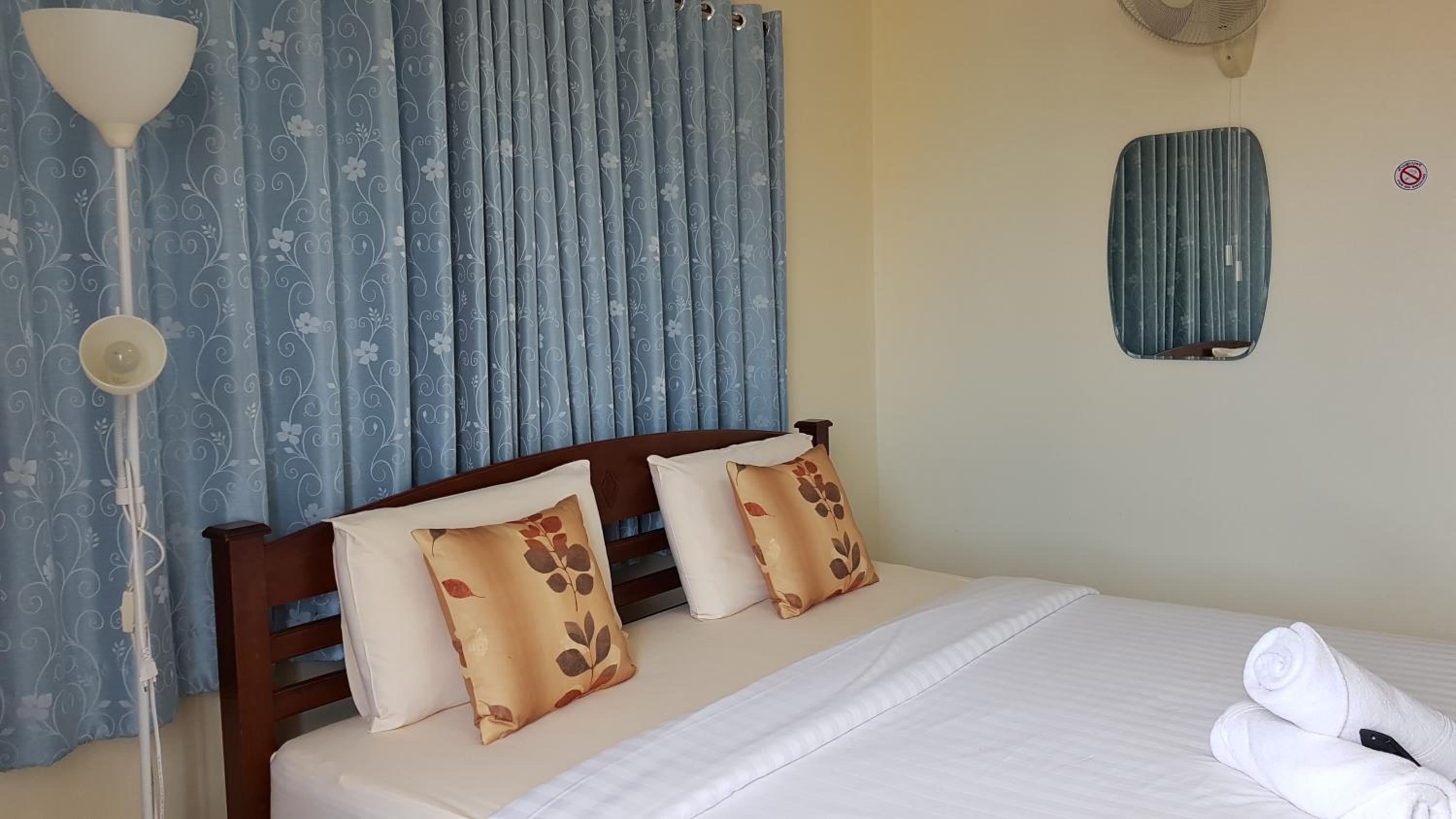 Baan Taweesuk Guest House