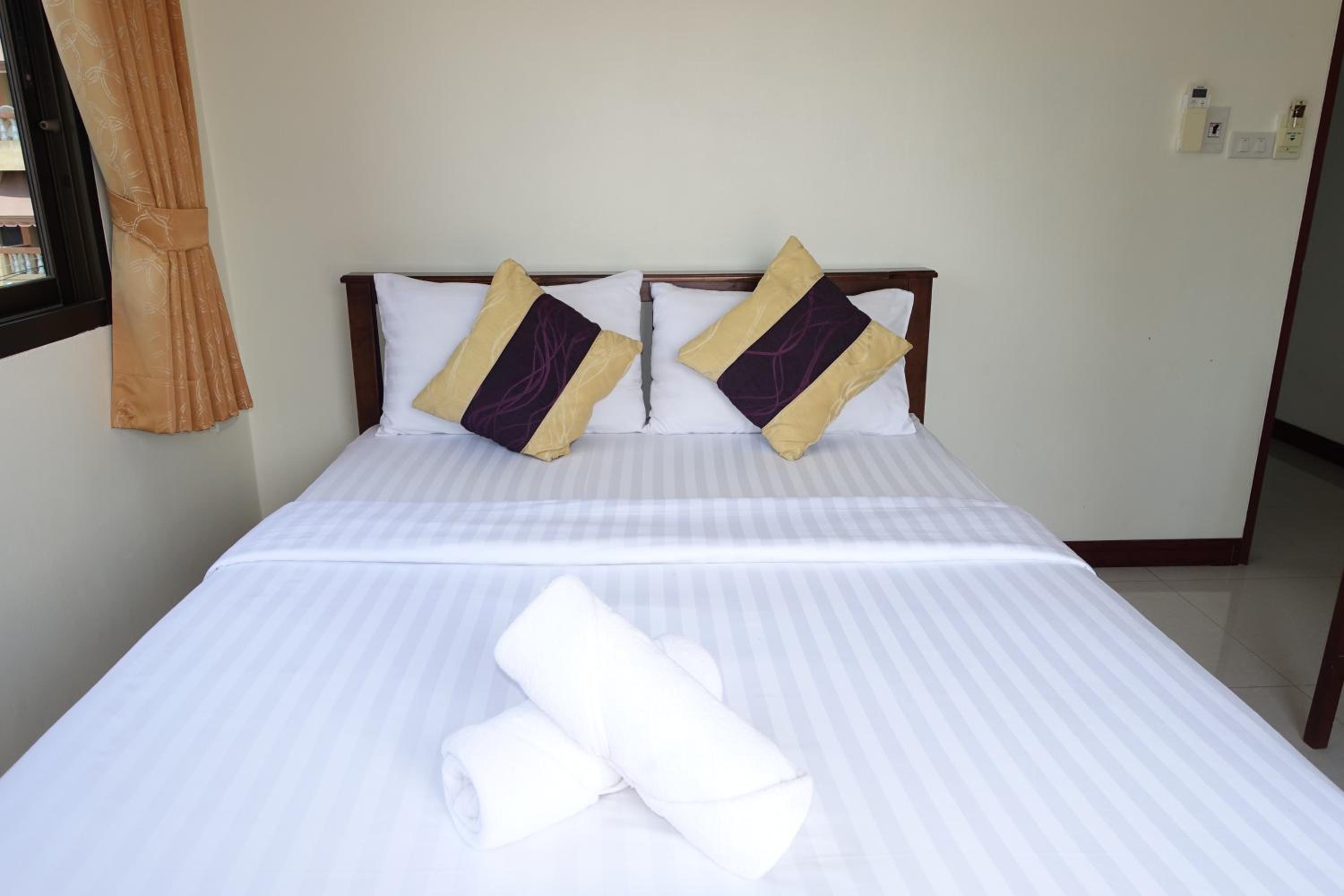Baan Taweesuk Guest House
