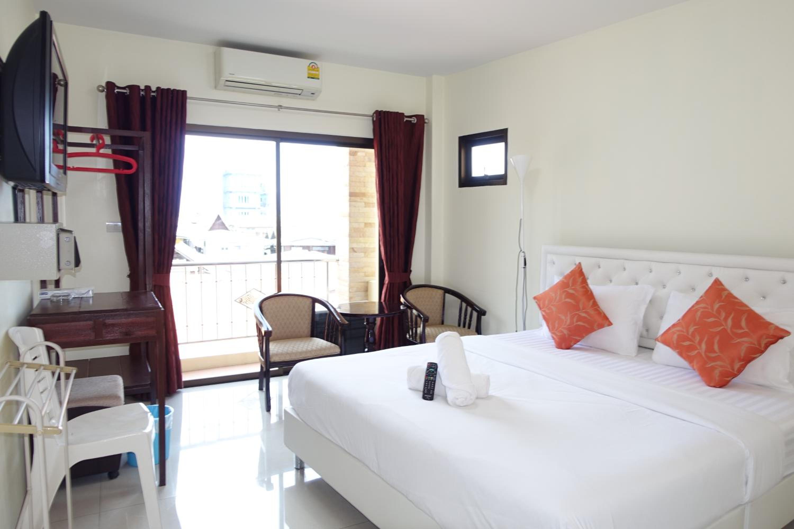 Baan Taweesuk Guest House