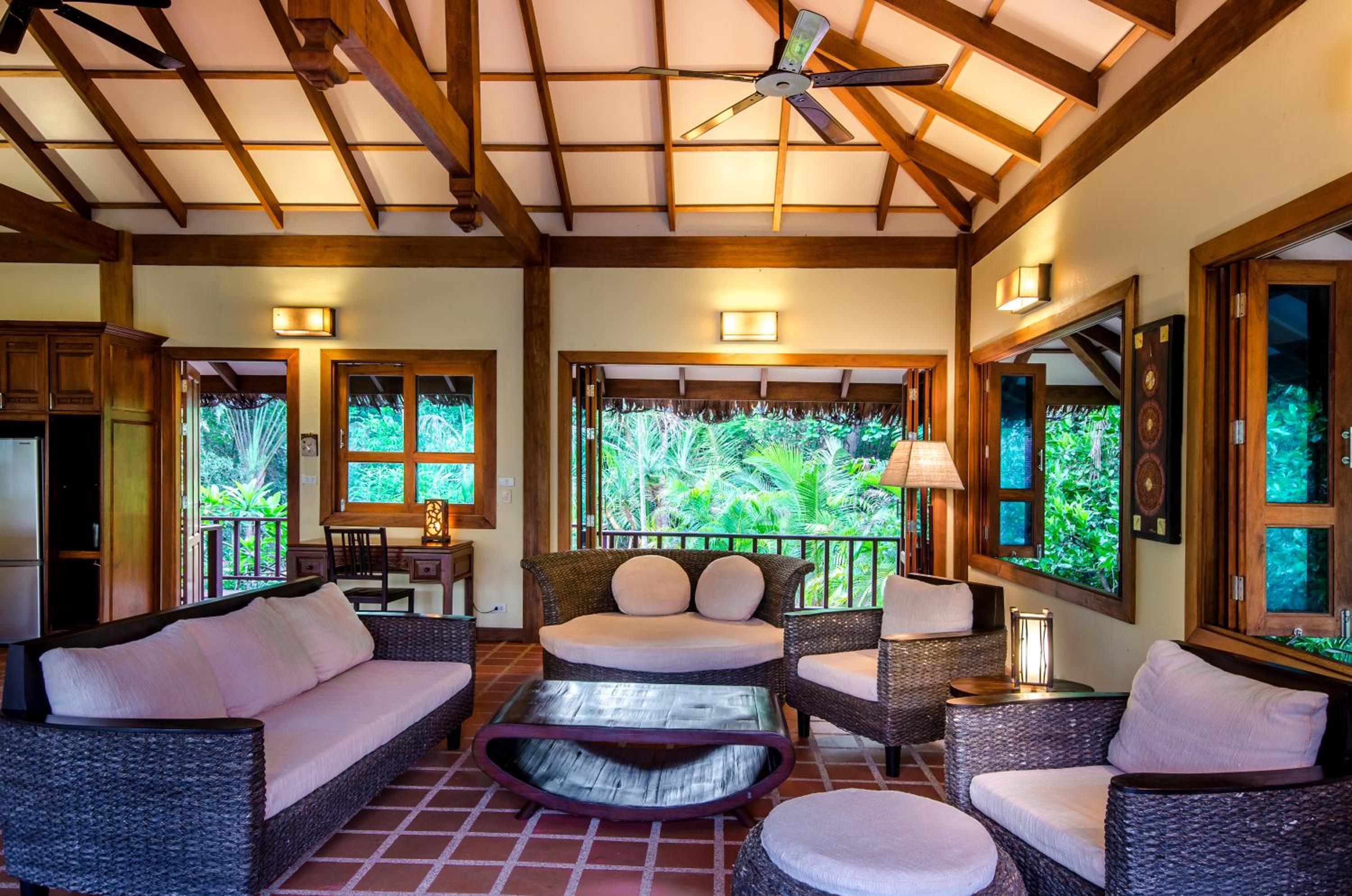 Koh Jum Beach Villas 