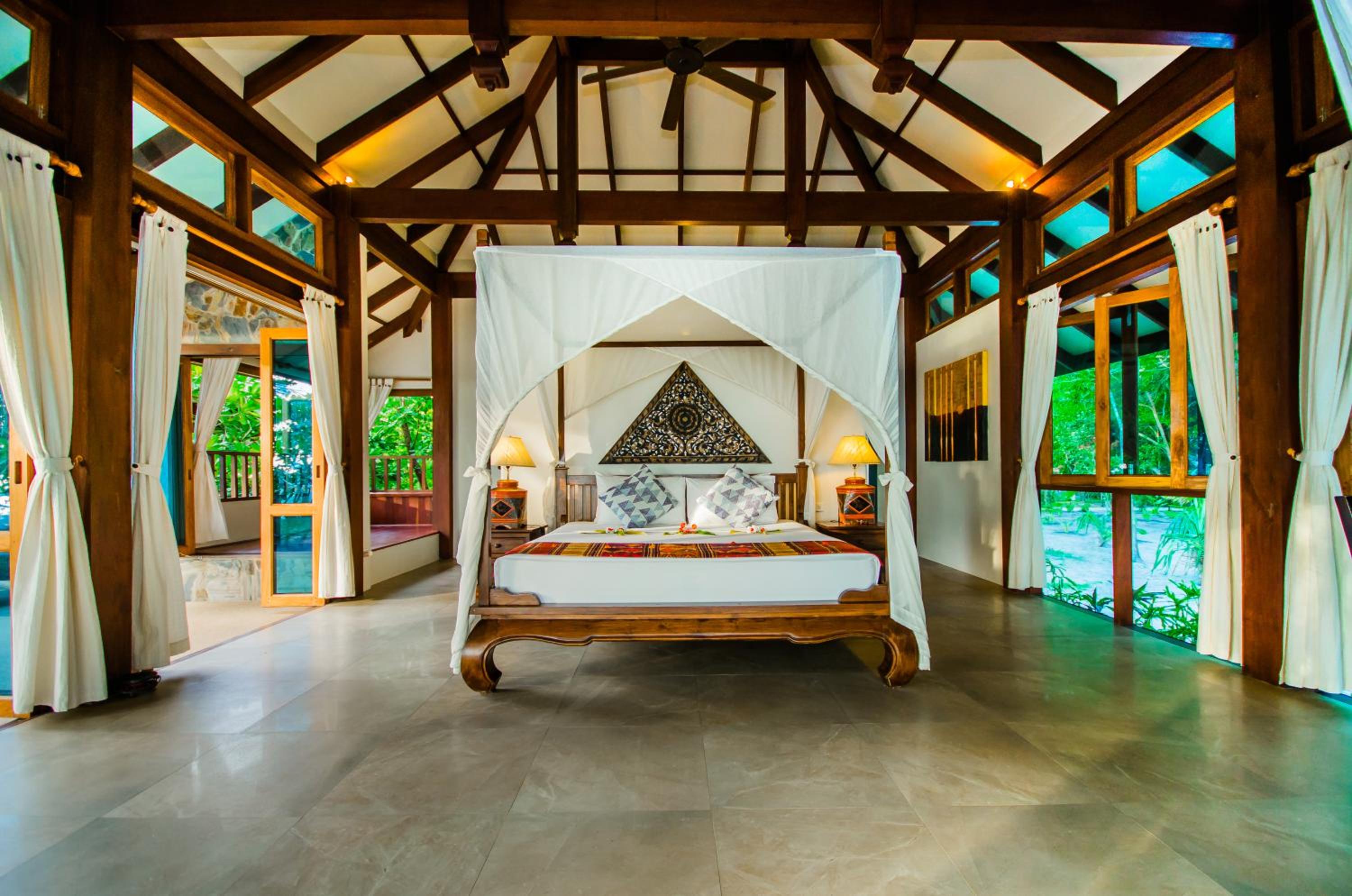 Koh Jum Beach Villas 