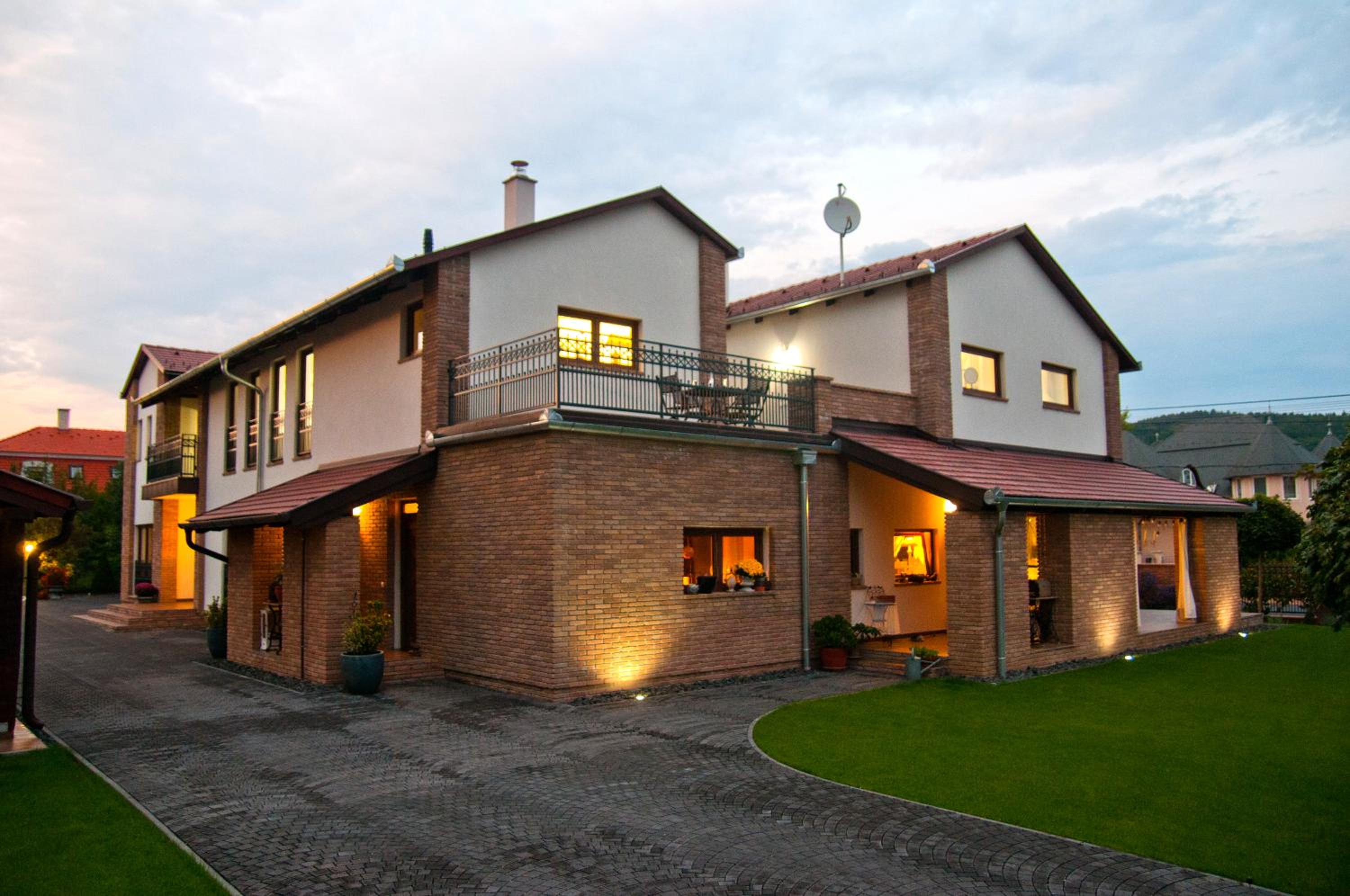 Photo 33