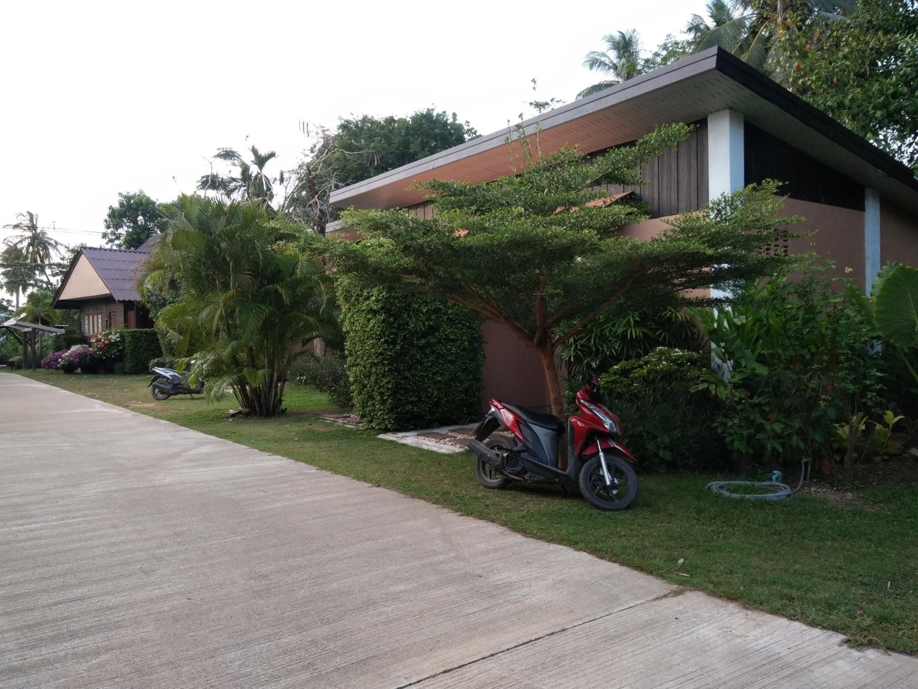 Baan Suan Rim Klong Resort