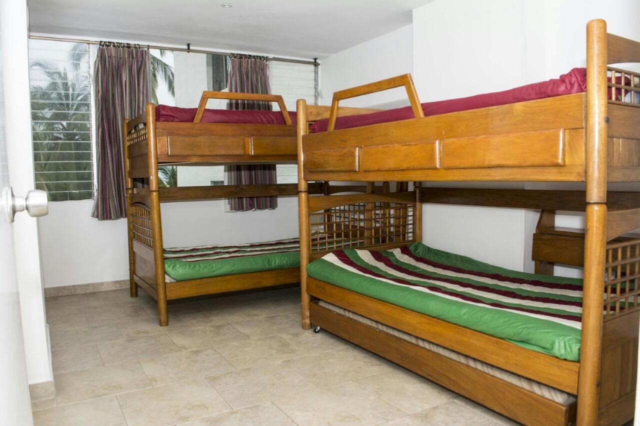 Apartamento con playa privada y piscina