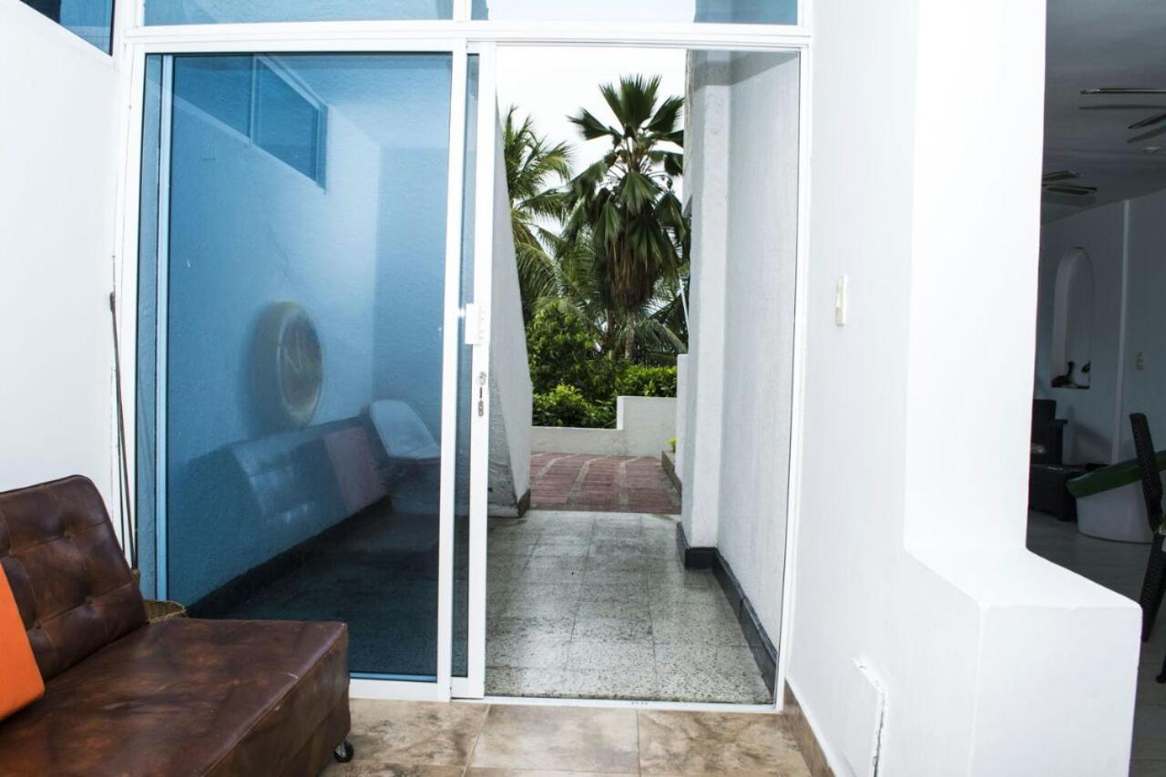 Apartamento con playa privada y piscina