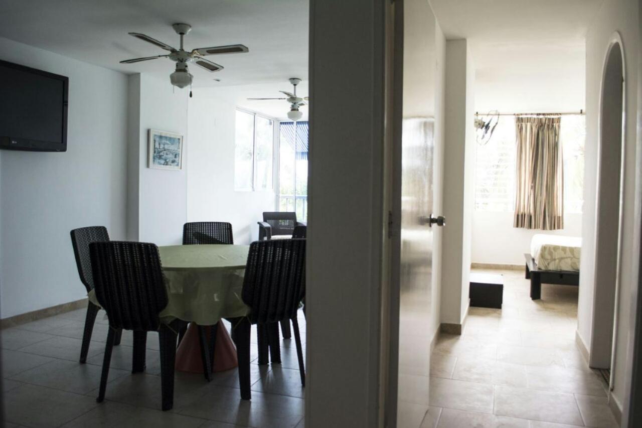Apartamento con playa privada y piscina