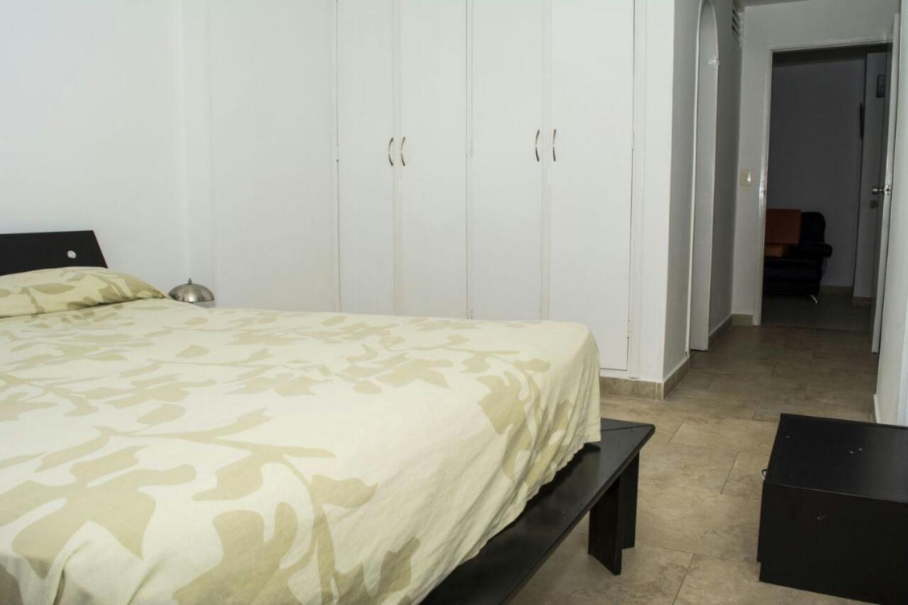 Apartamento con playa privada y piscina