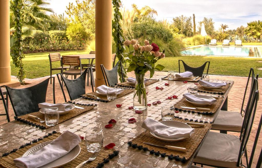 Villa de Luxe avec Piscine Privée et Golf view 4
