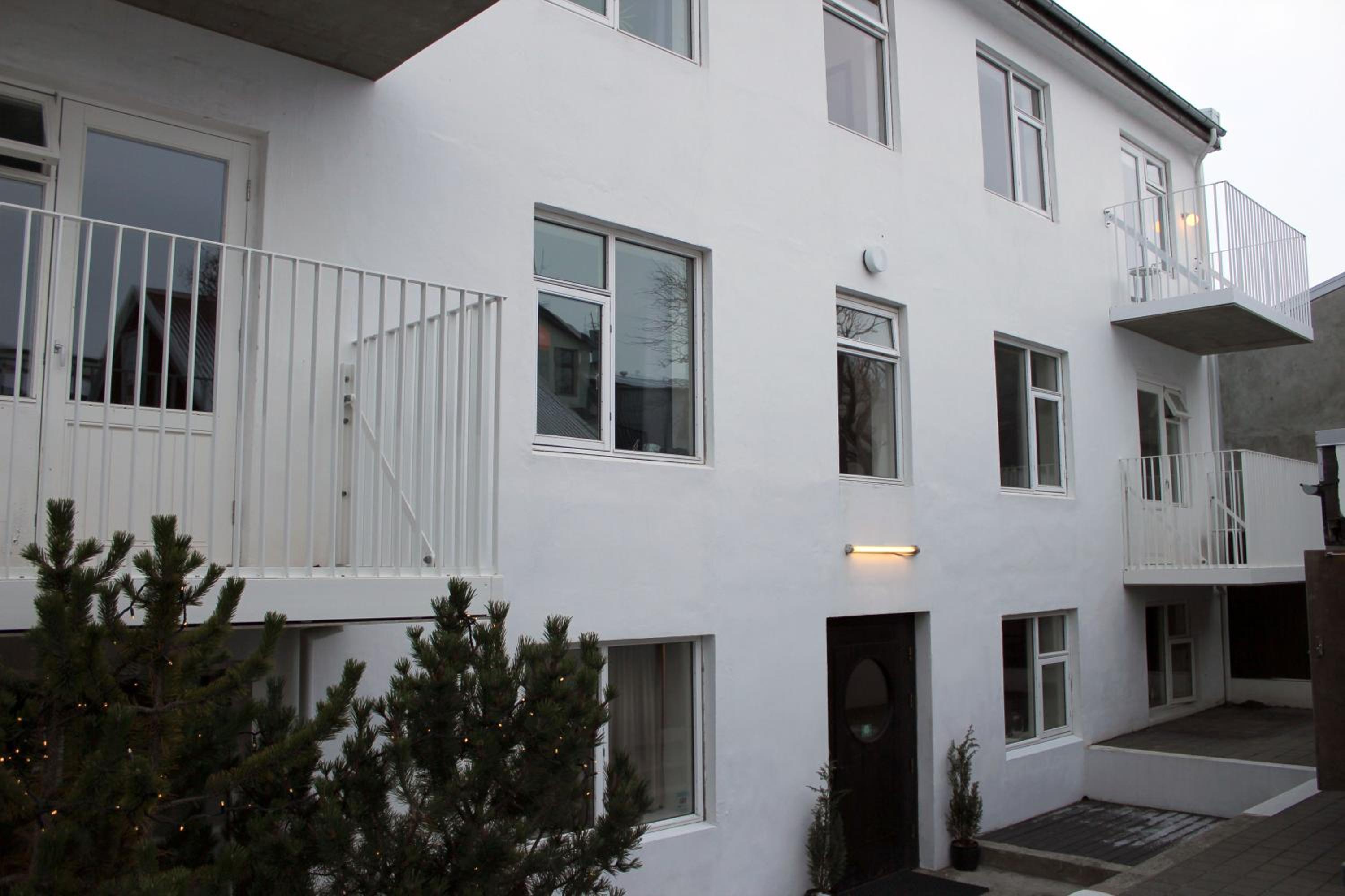 Astro Apartments