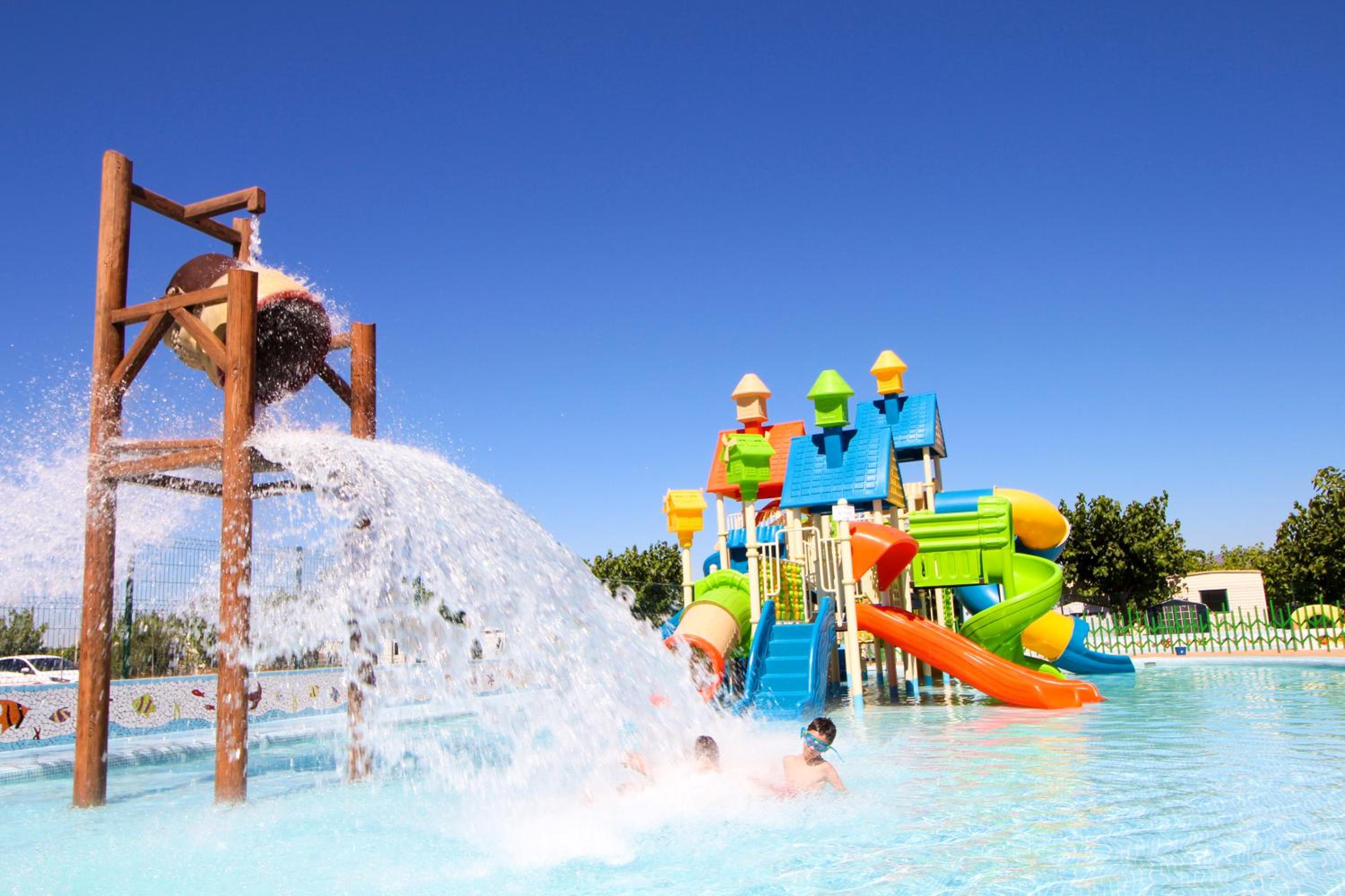 Camping y Bungalows Monmar