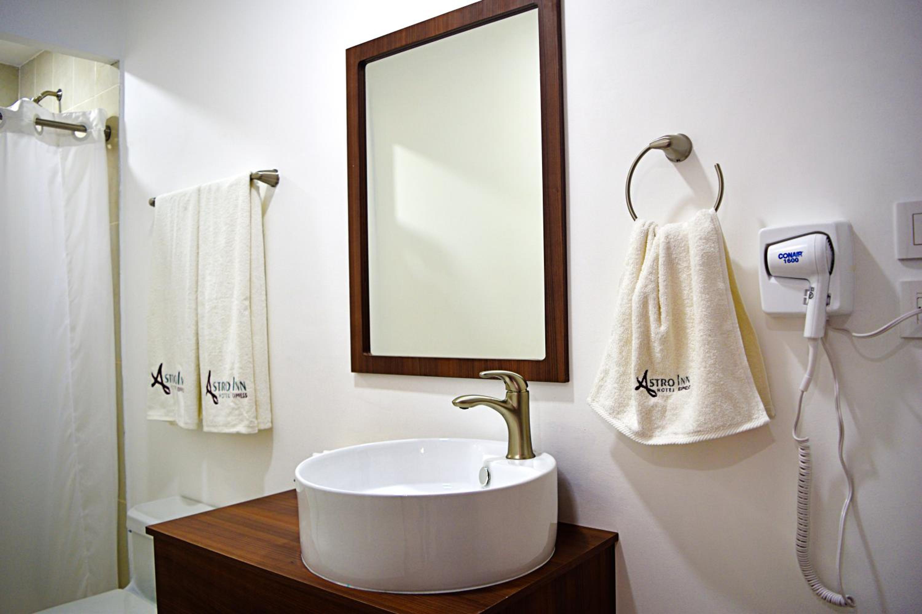 Xalapa Vacations - Astro Inn Hotel Express - Property Image 2