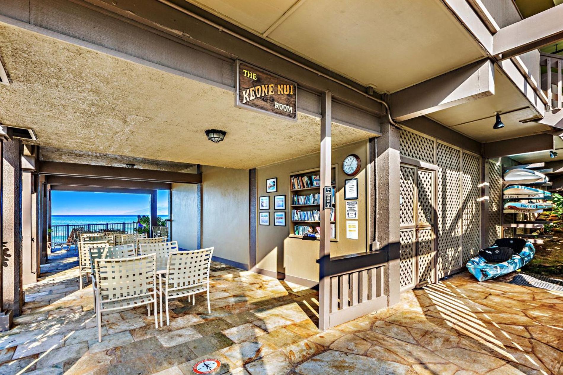 Remodeled w/ garden view- ks d11 - Sullivan
