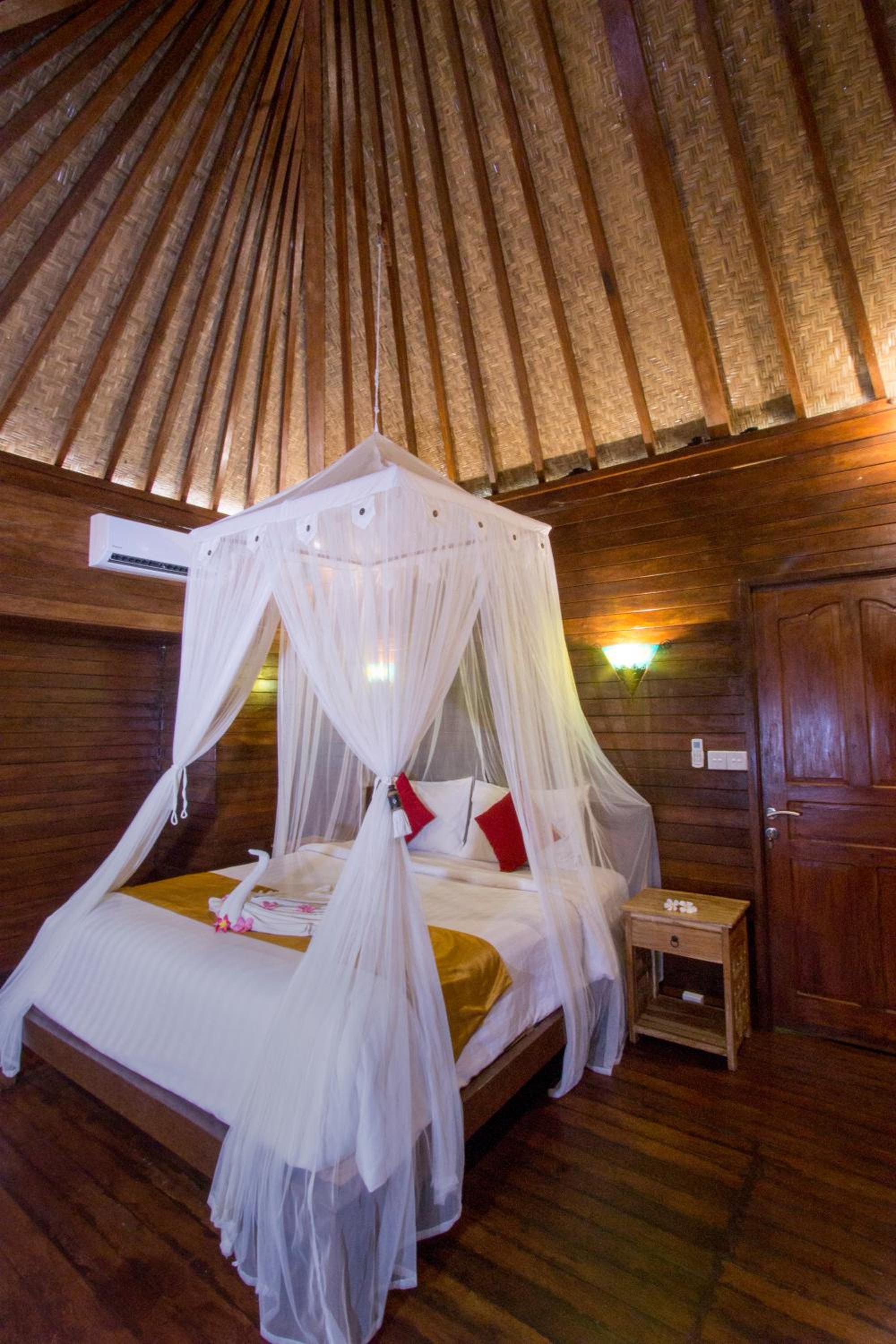 Amora Hut's view 4