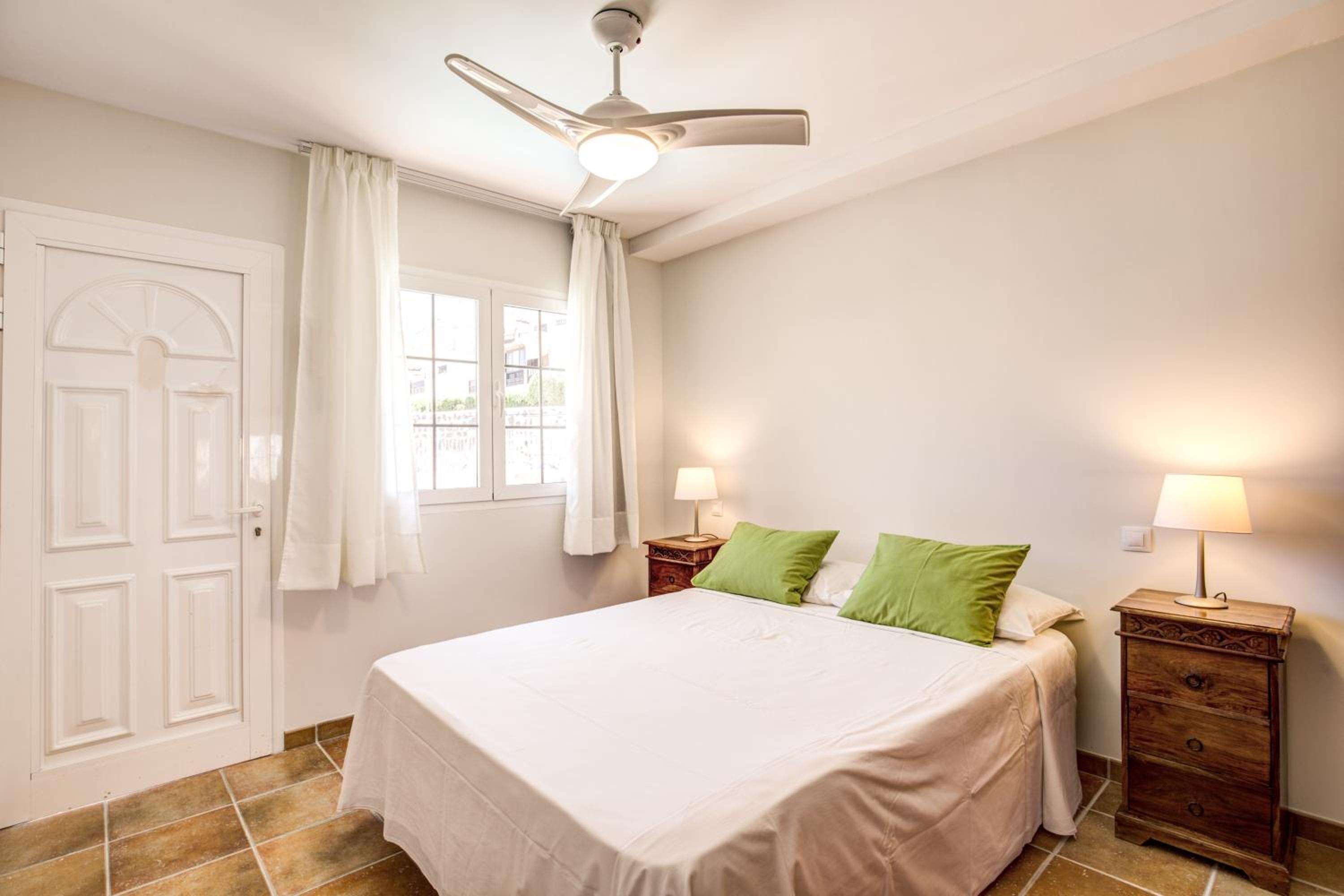 Granada I Apartments