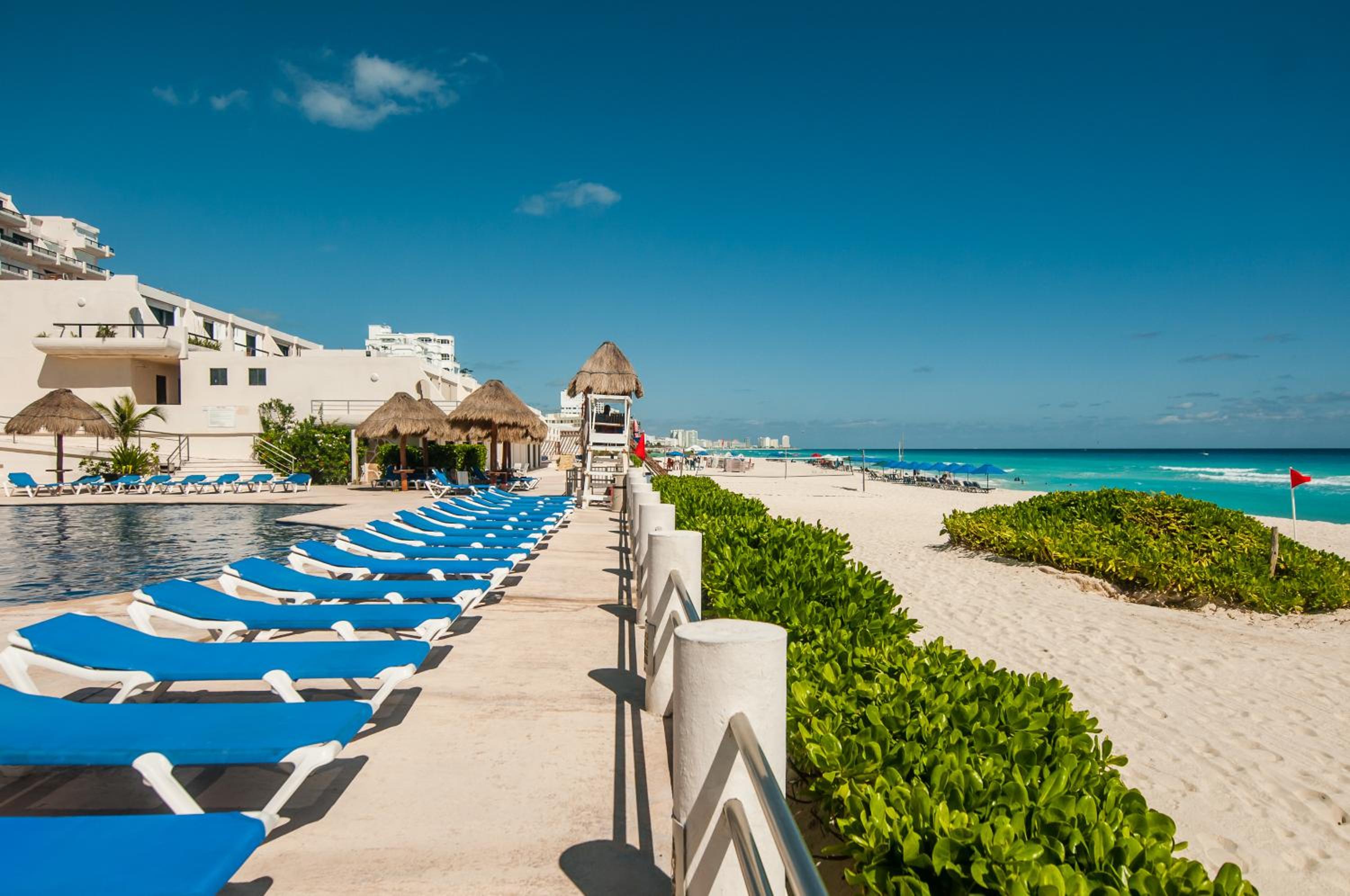 HotelZone L20 Beach Access
