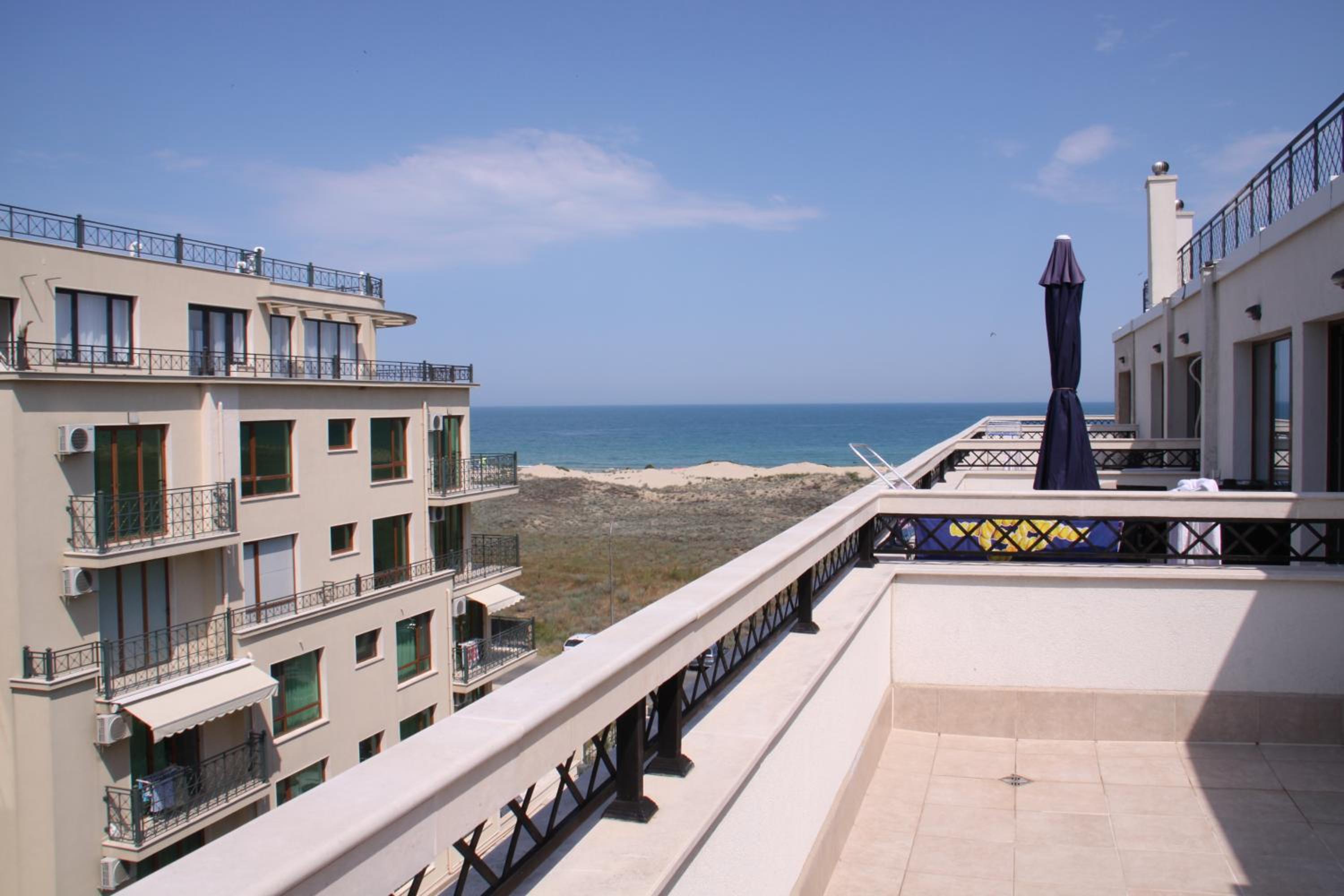 Golden Dunes Primorsko Apartments