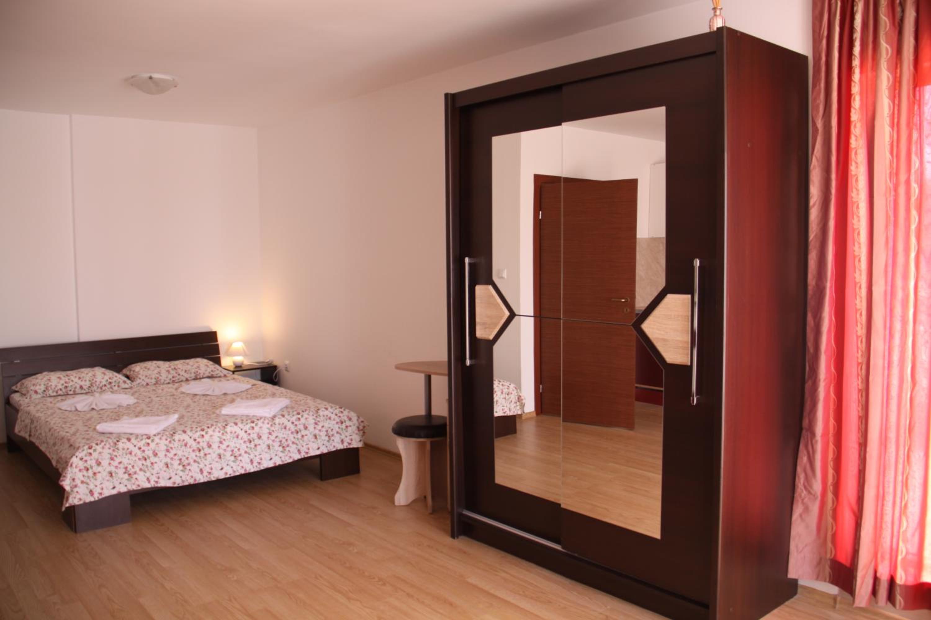 Golden Dunes Primorsko Apartments