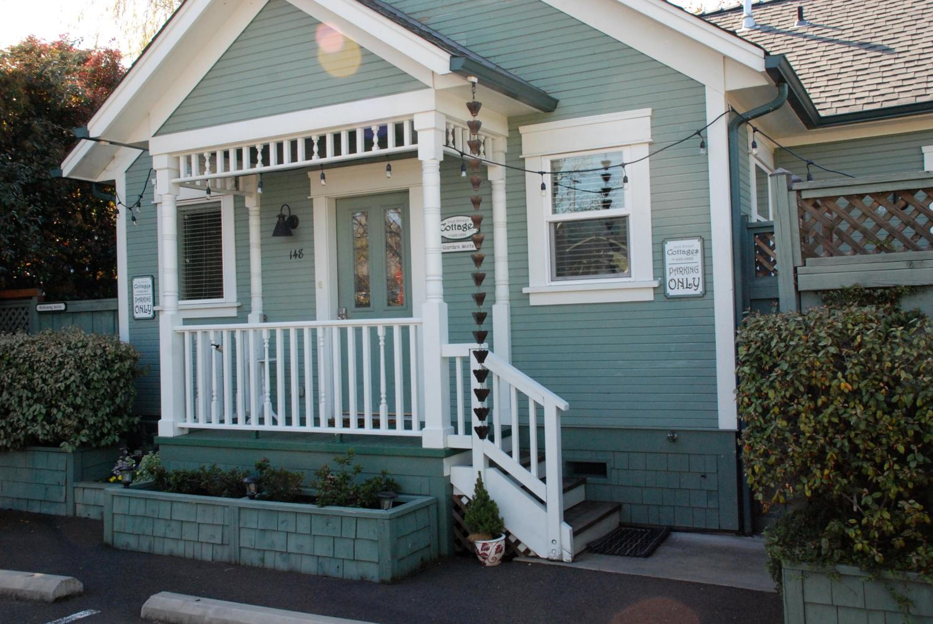 Second Street Cottages view 5