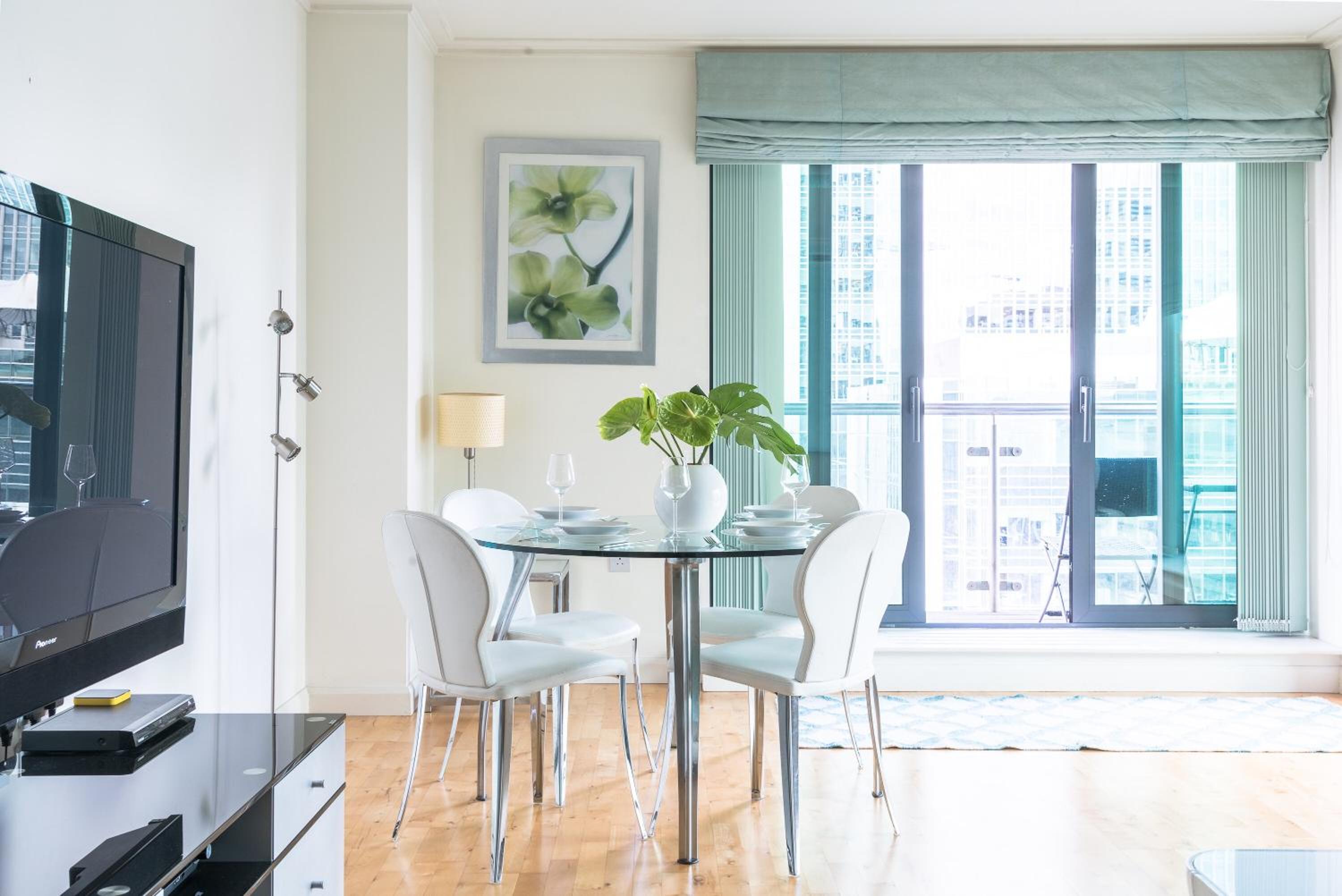 City Waterfront Apartments
