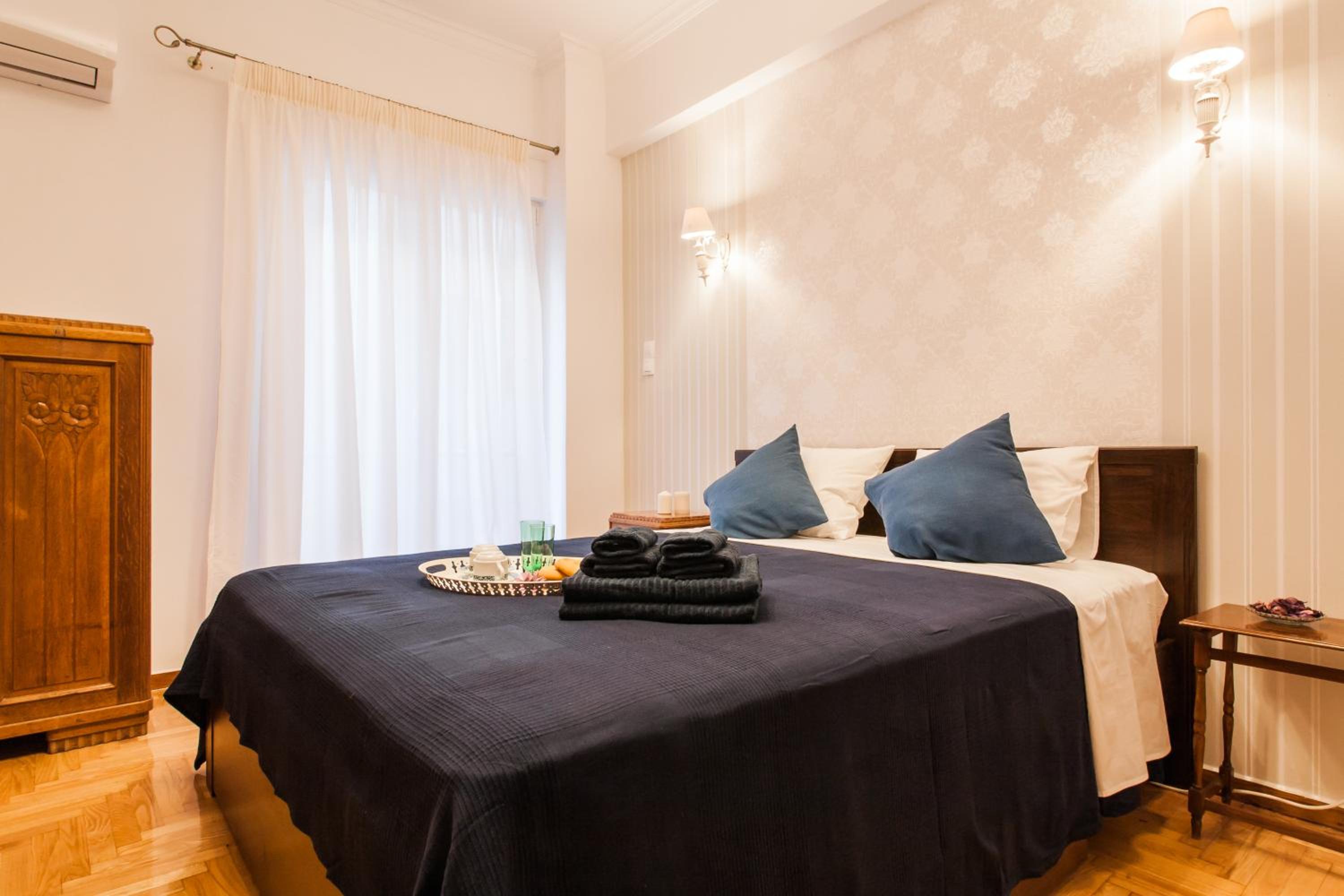 Classy and Stylish private apartment at Acropolis Museum Metro Station