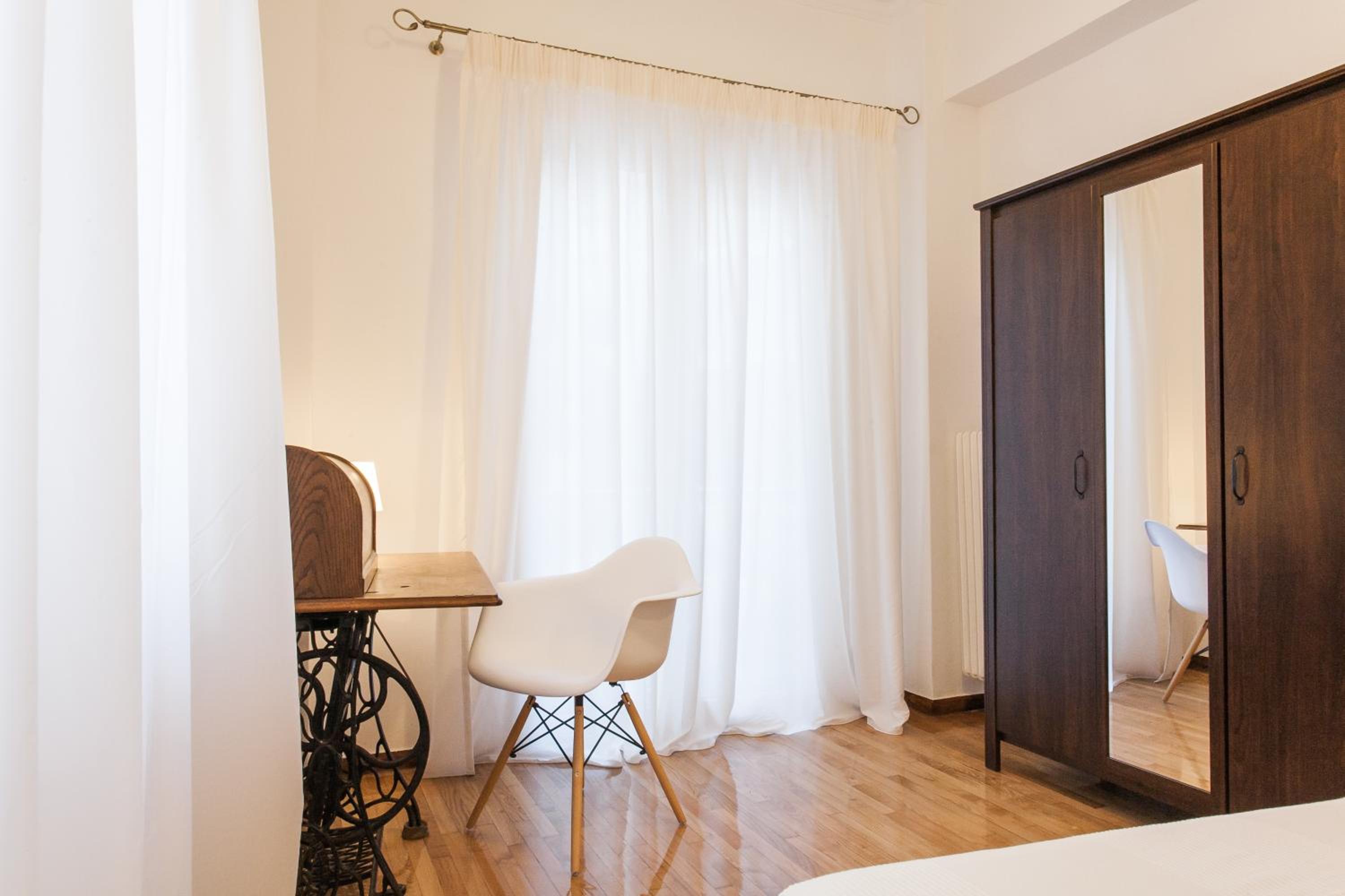 Classy and Stylish private apartment at Acropolis Museum Metro Station