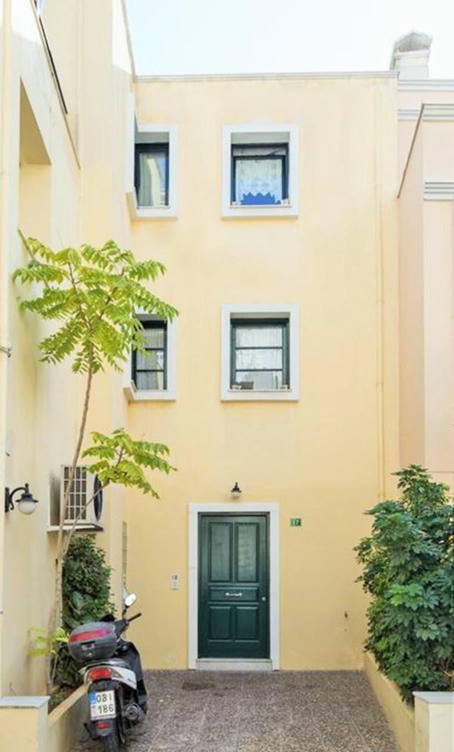 Elia Apartments
