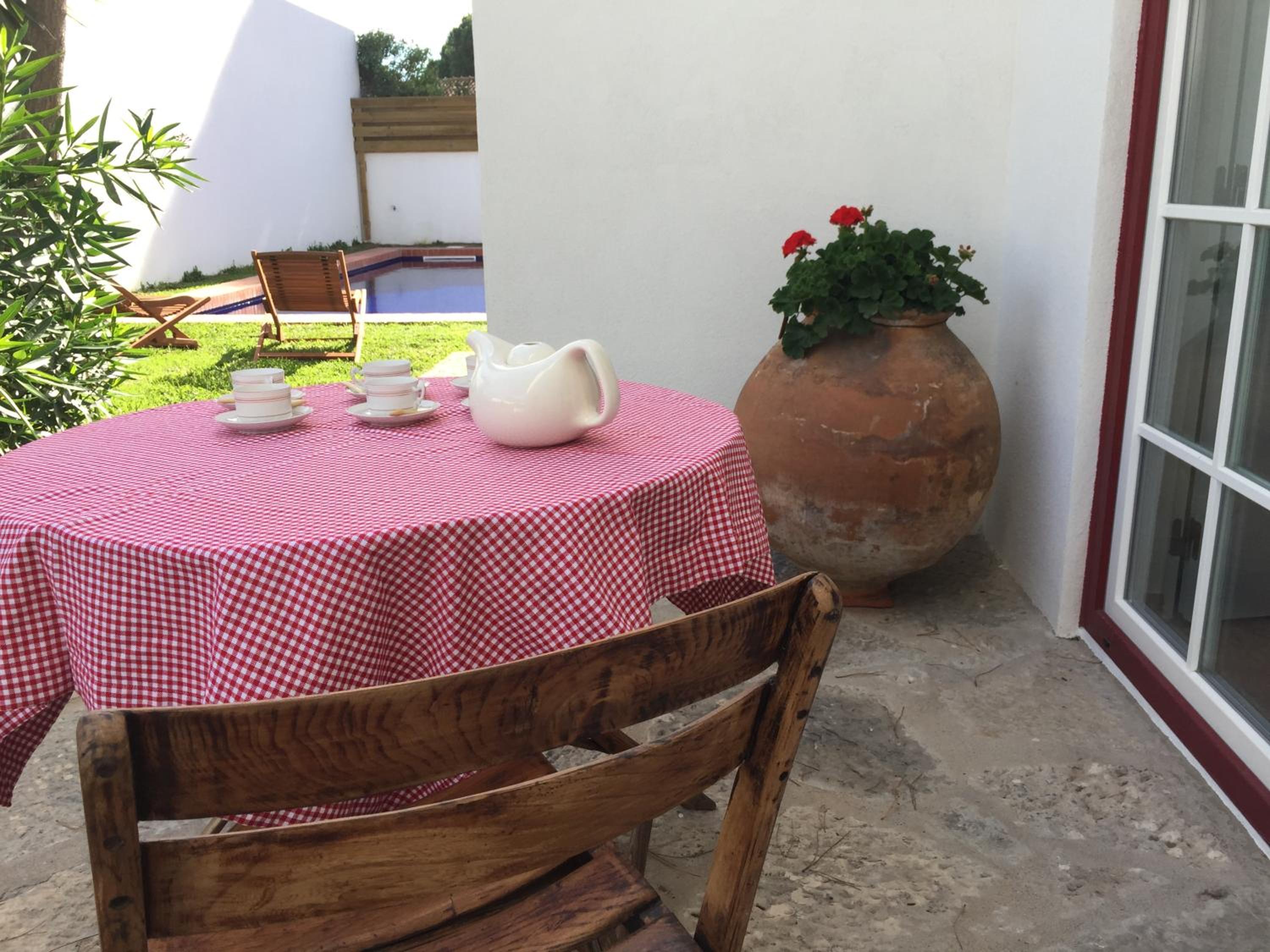 DOMUS QUIETA Quiet home, pool near beach for family & friends view 5