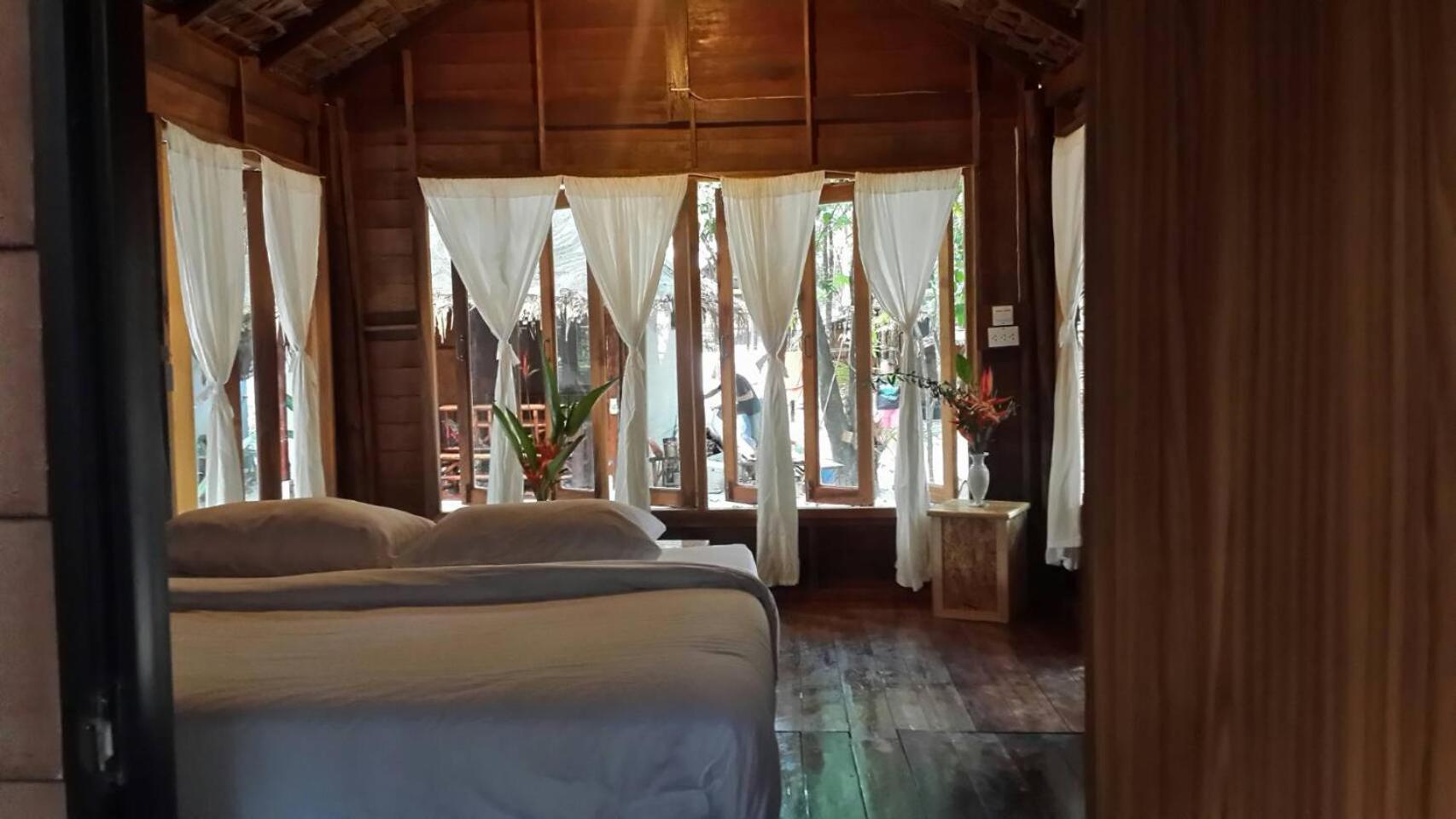 Lazy Hut