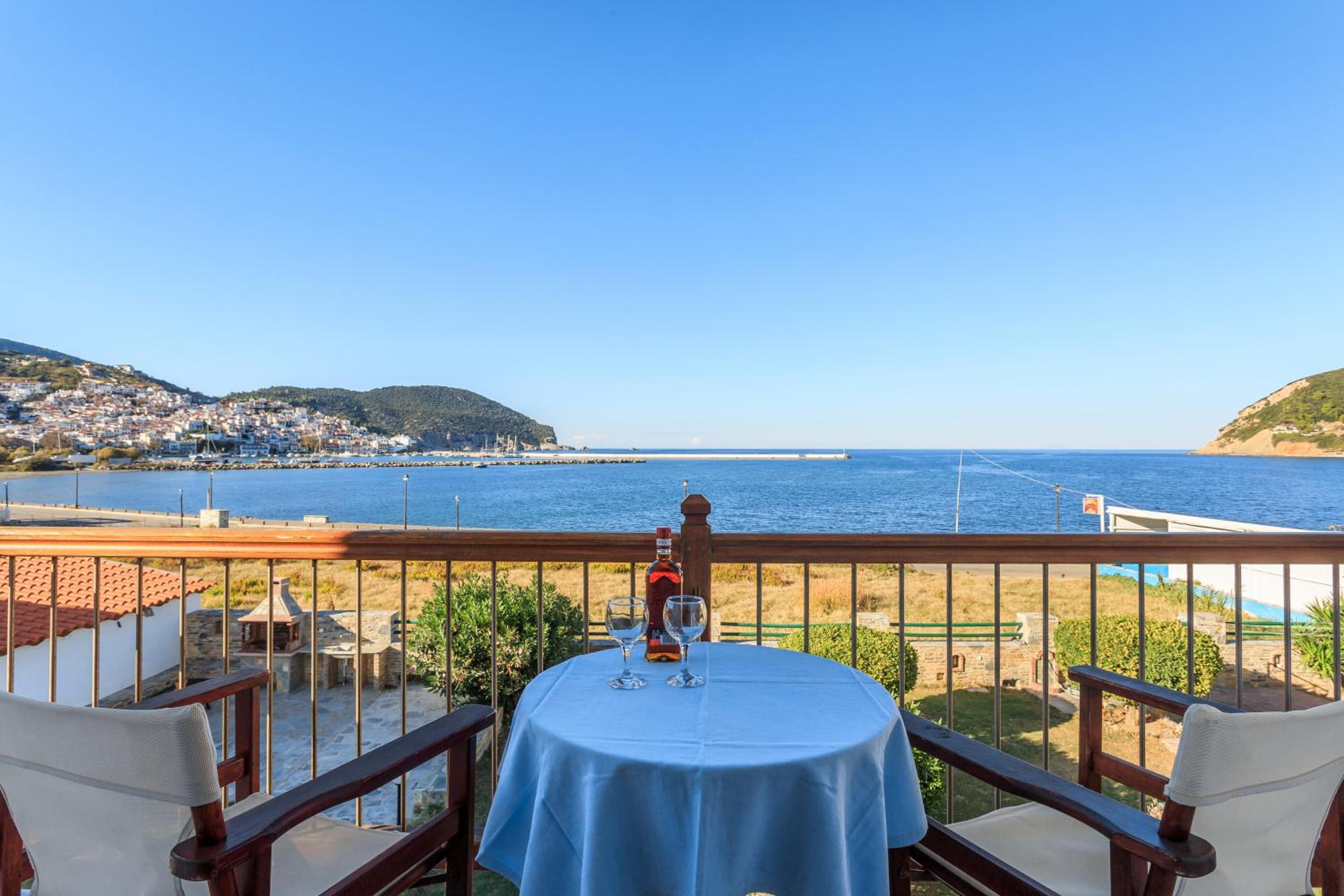 ANTONIOS Skopelos studios apartments