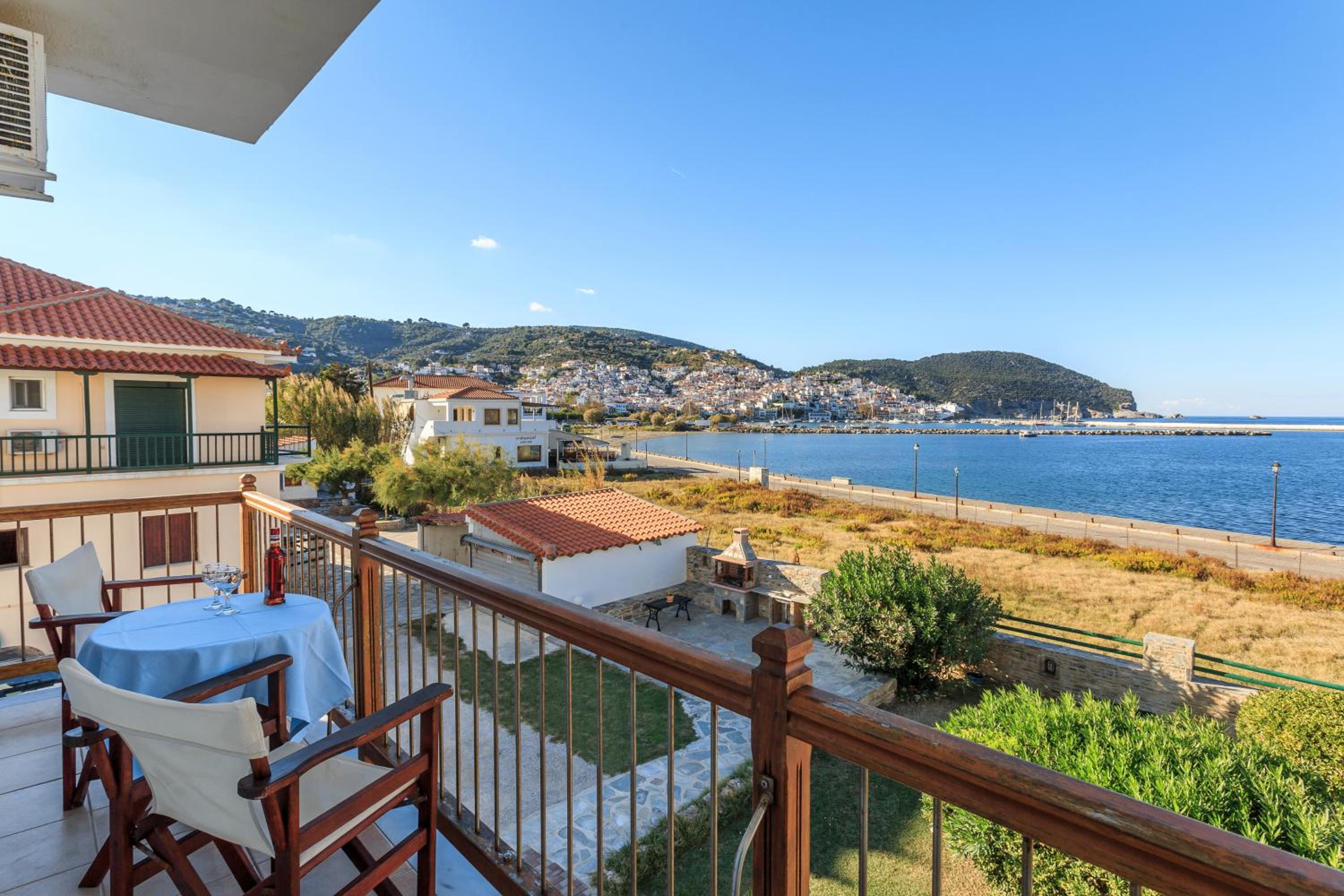 ANTONIOS Skopelos studios apartments