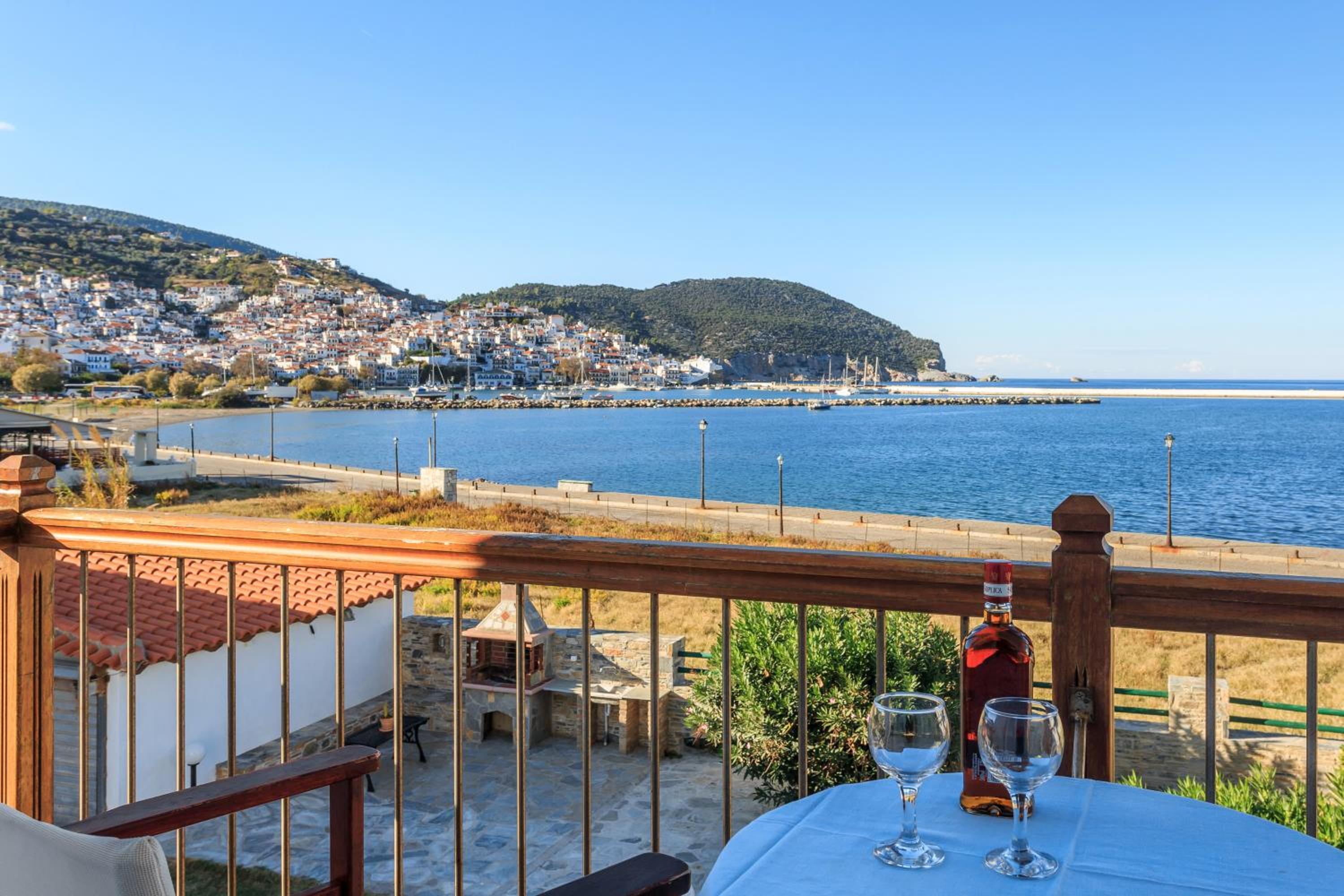 ANTONIOS Skopelos studios apartments