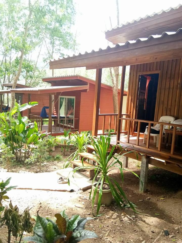 Lanta Maikeaw Bungalow