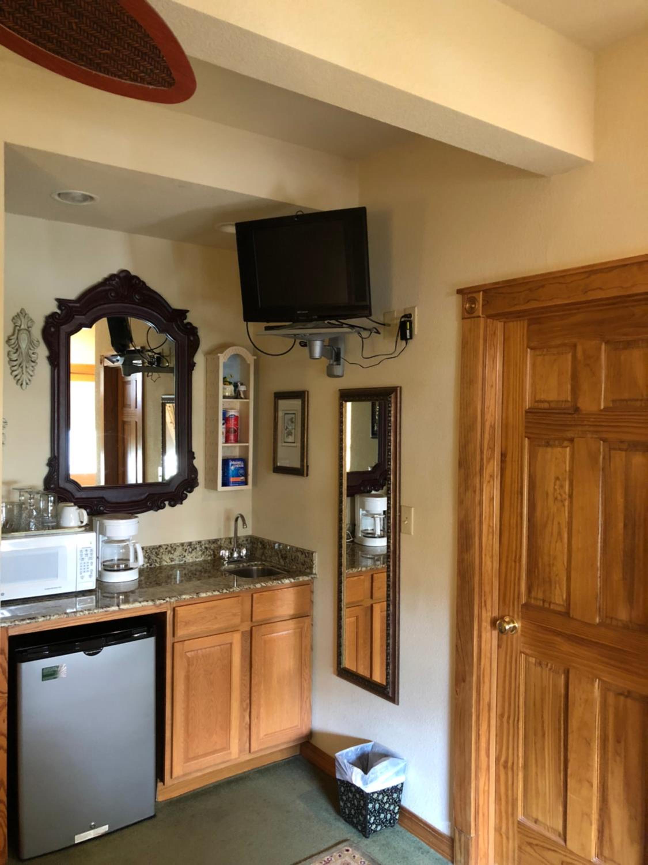 All Seasons Inn
