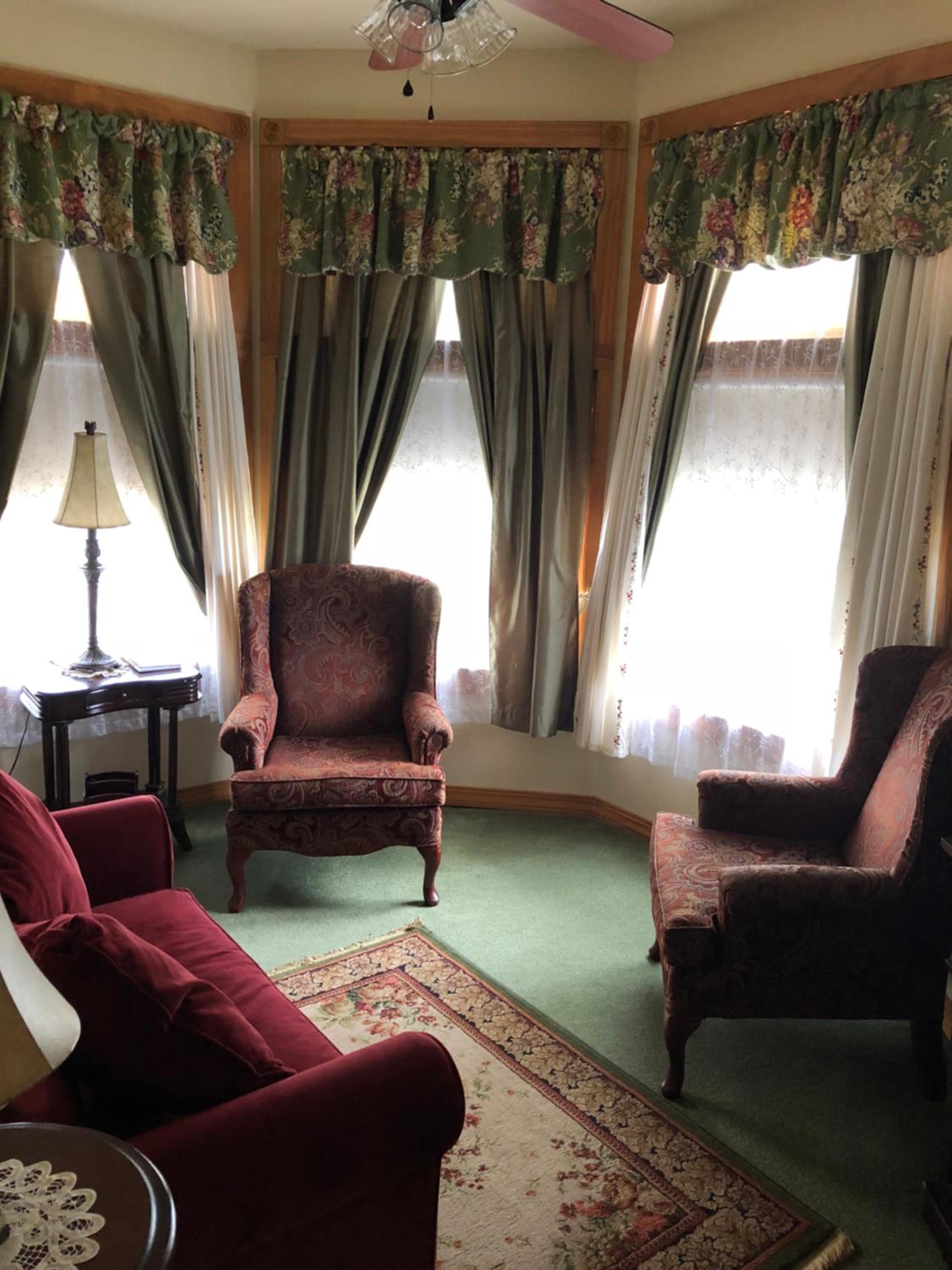 All Seasons Inn