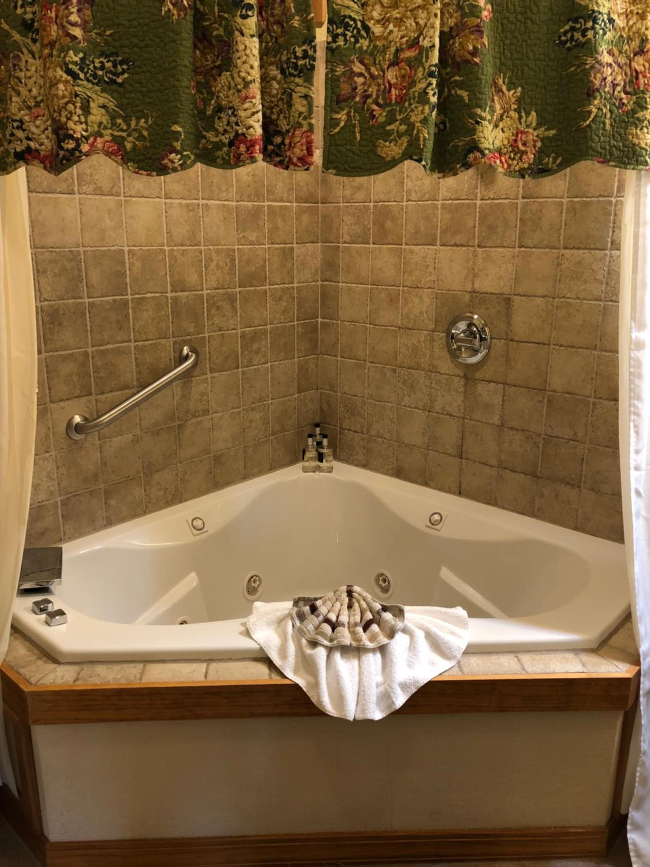 All Seasons Inn