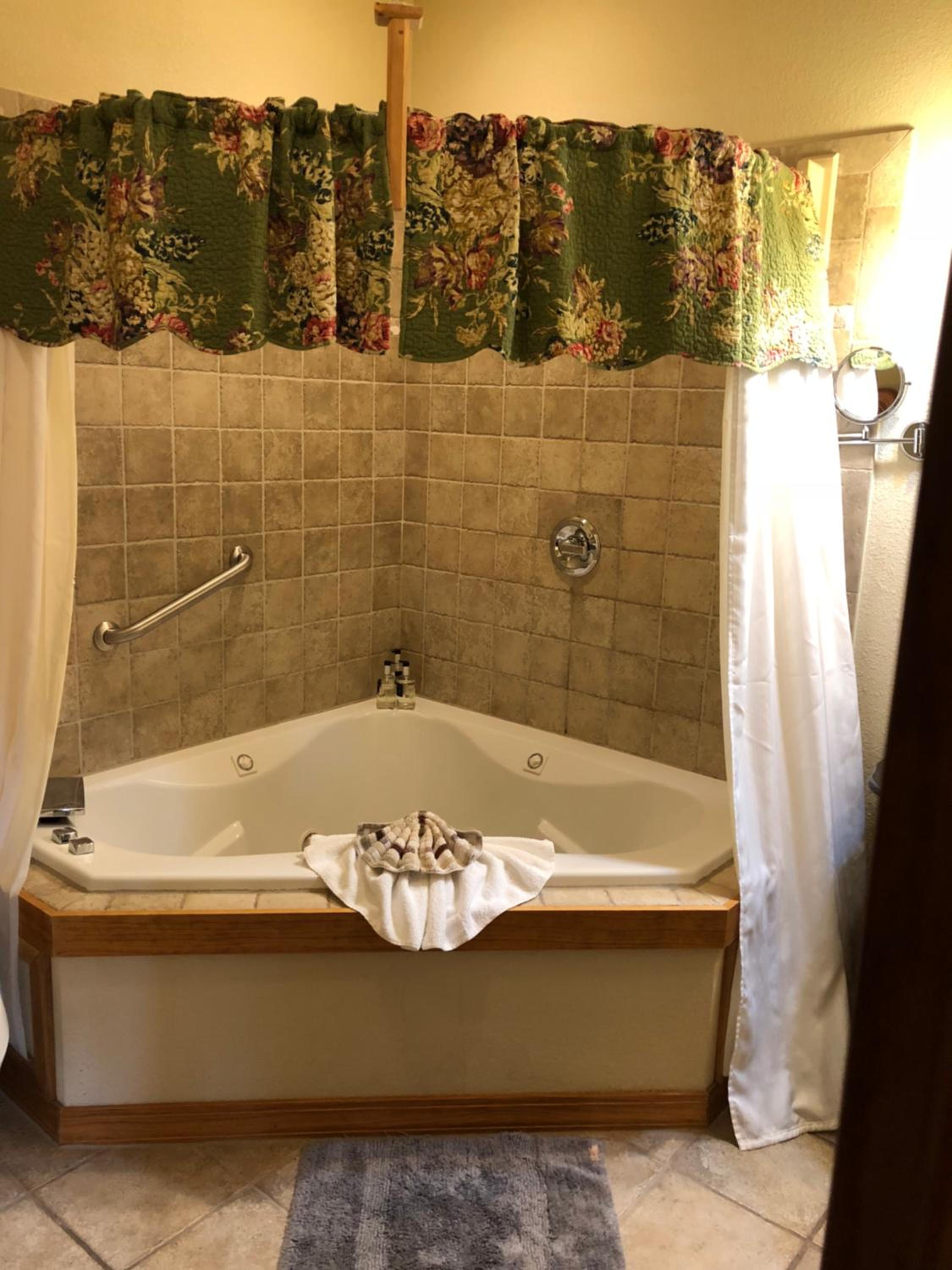 All Seasons Inn