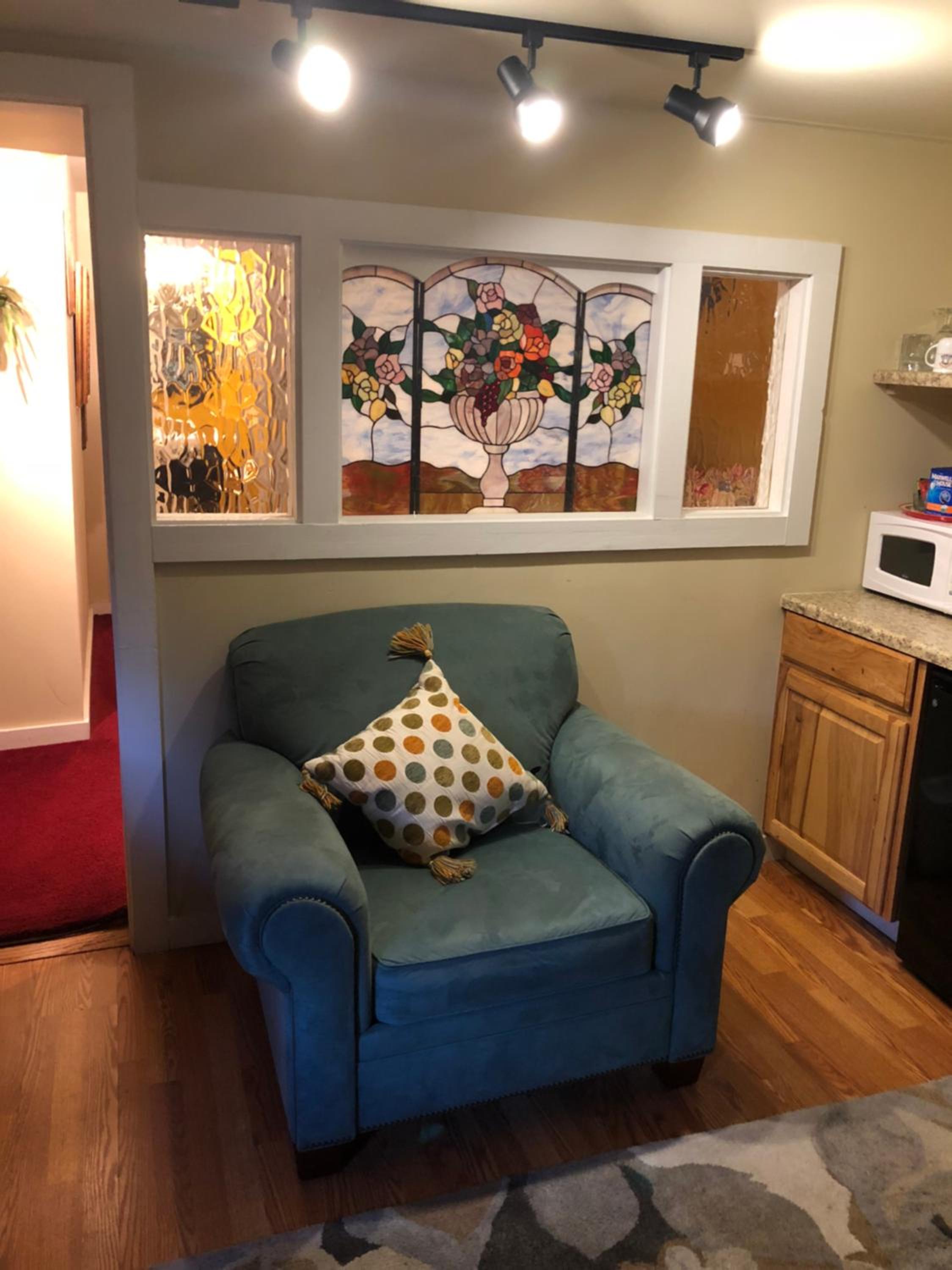 All Seasons Inn