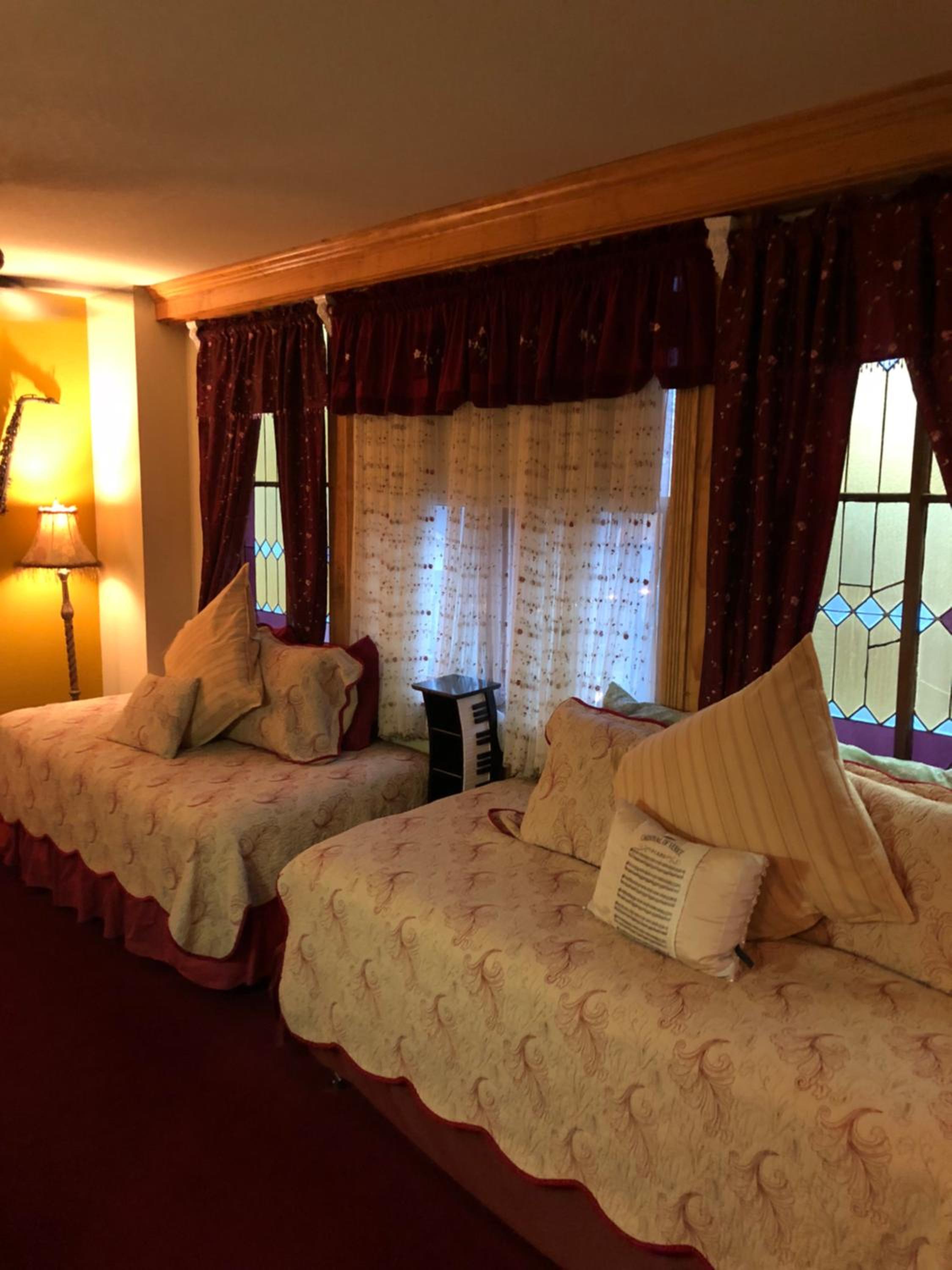 All Seasons Inn