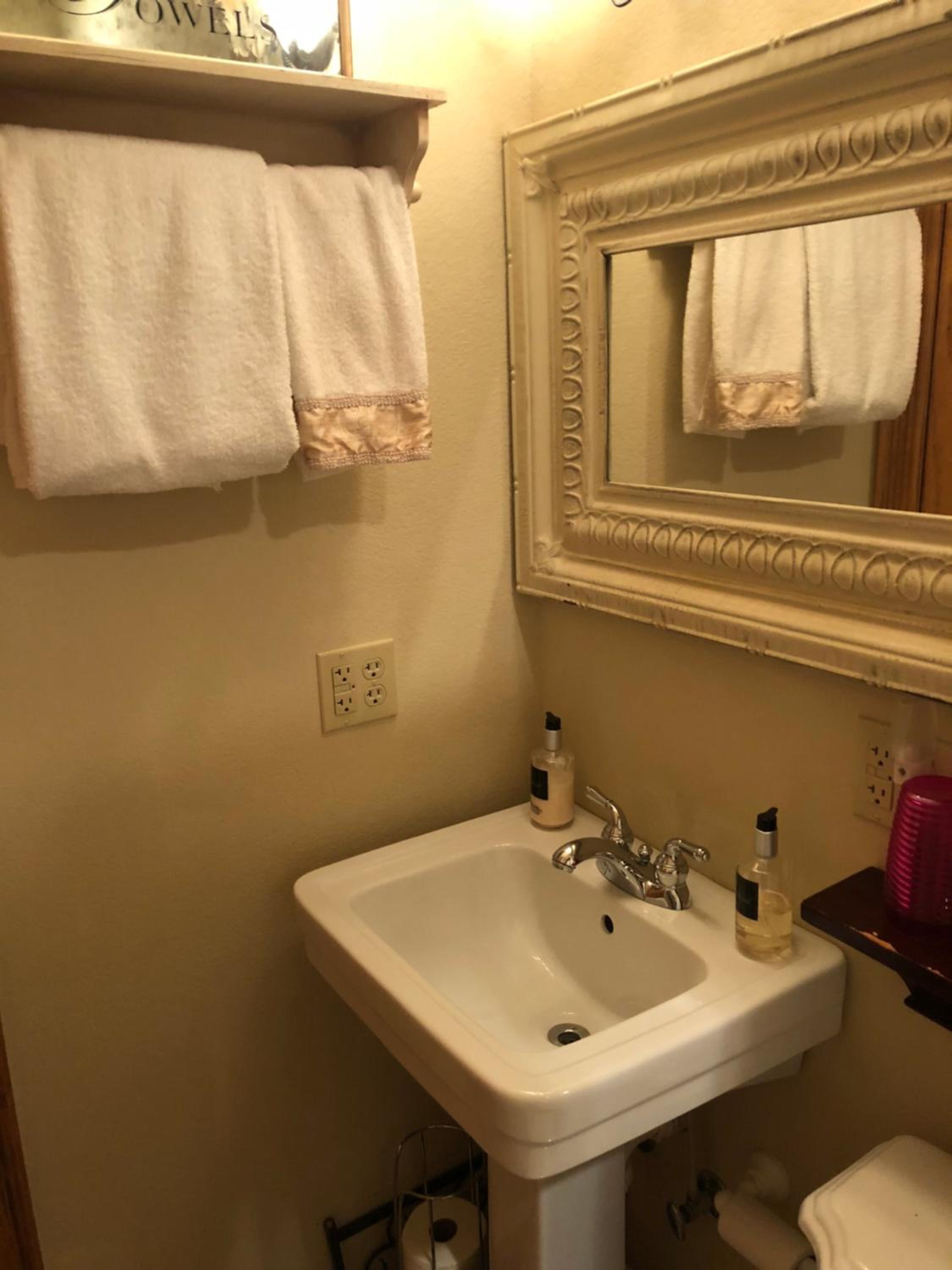 All Seasons Inn