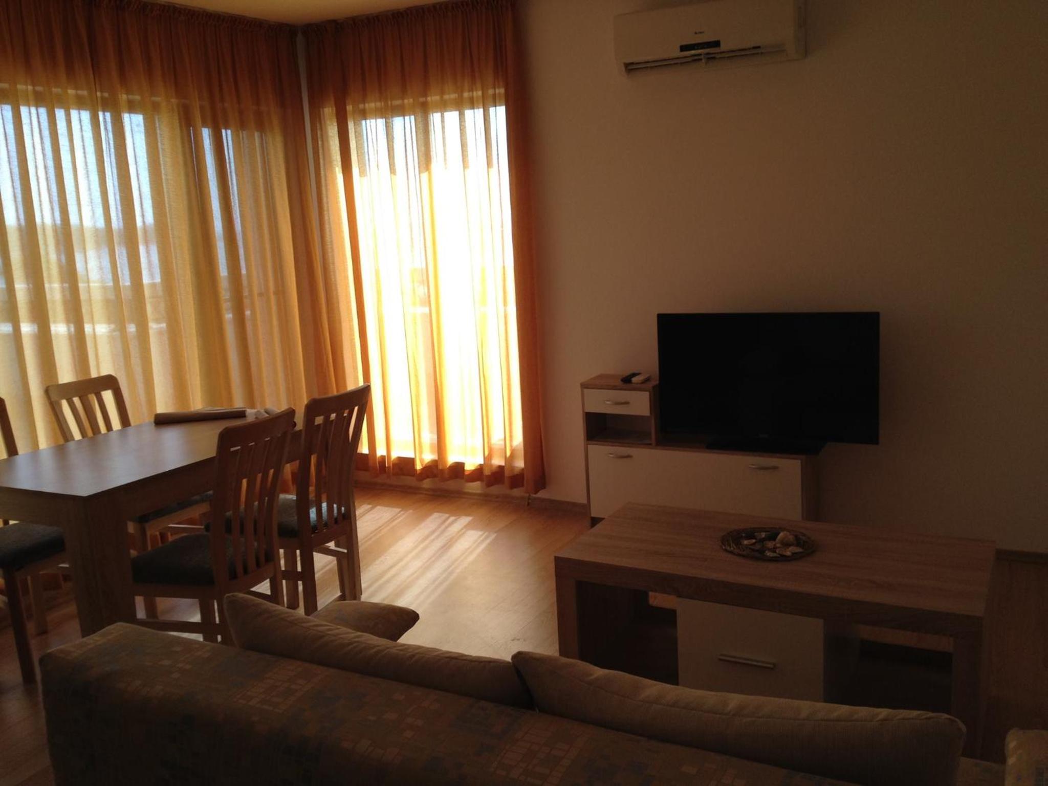 Golden Dunes Primorsko Apartments