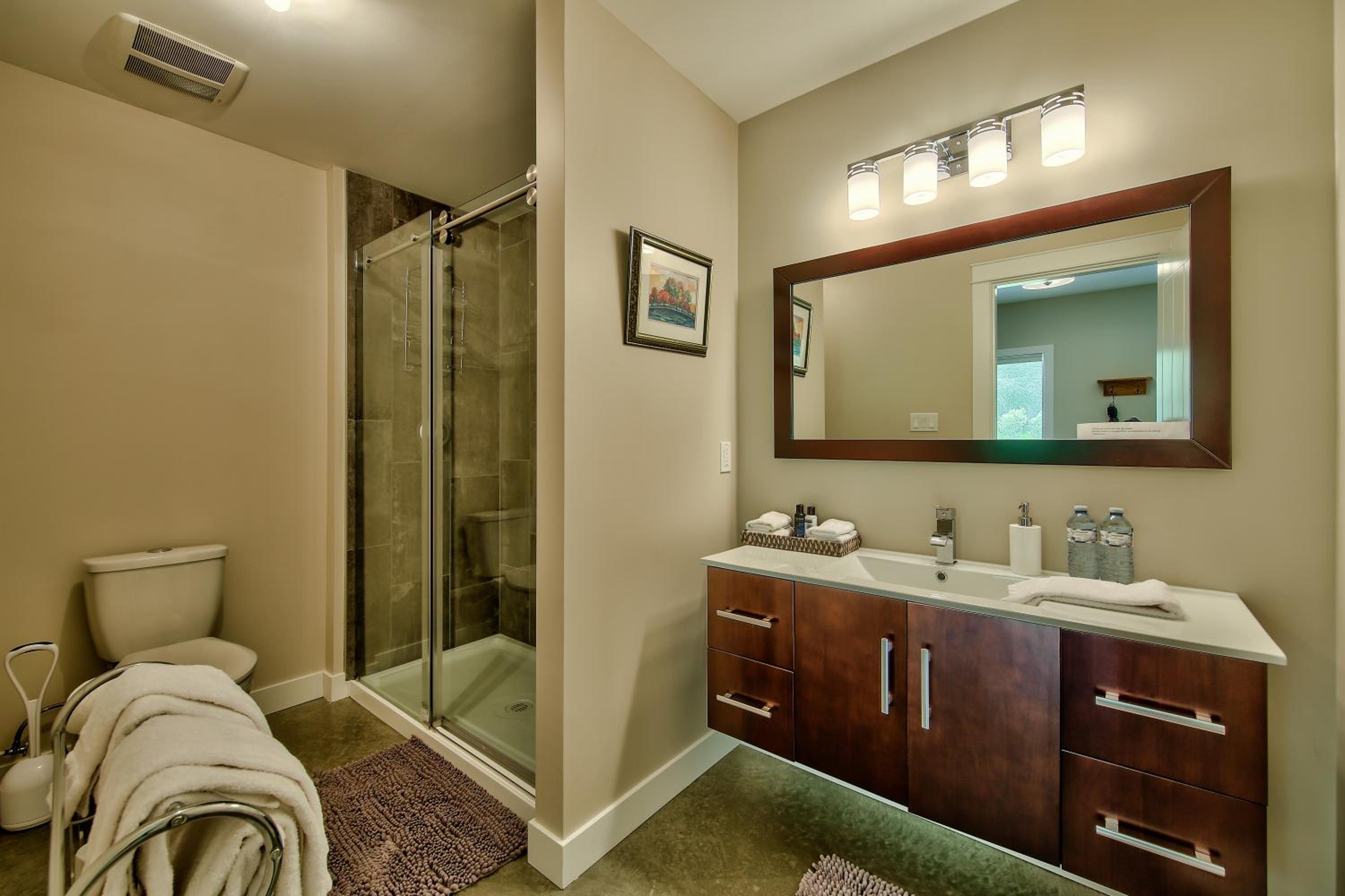 Sun Peaks Vacations - Peaks Bed and Breakfast - Property Image 2