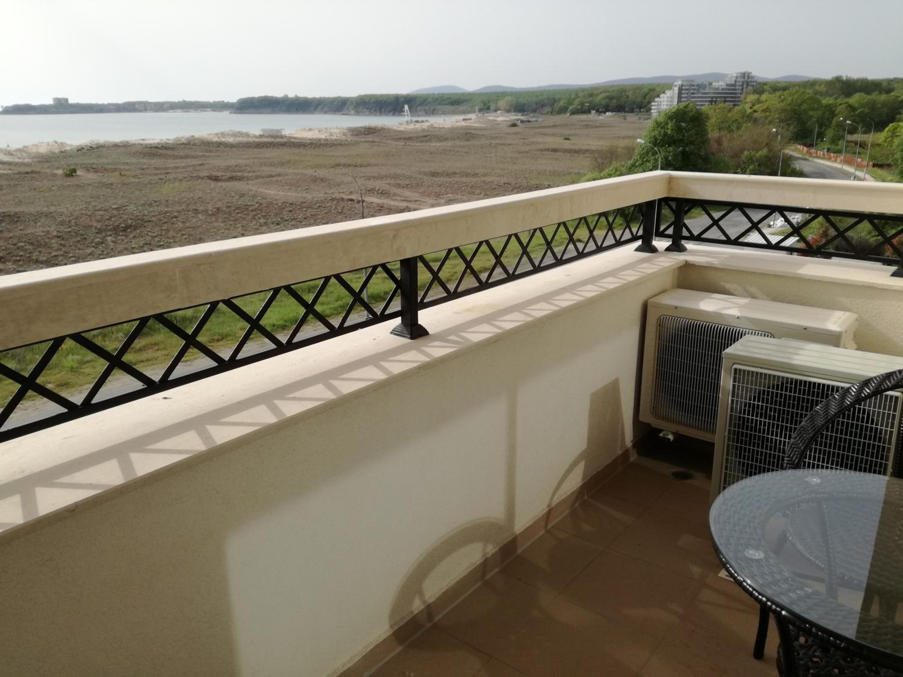 Golden Dunes Primorsko Apartments