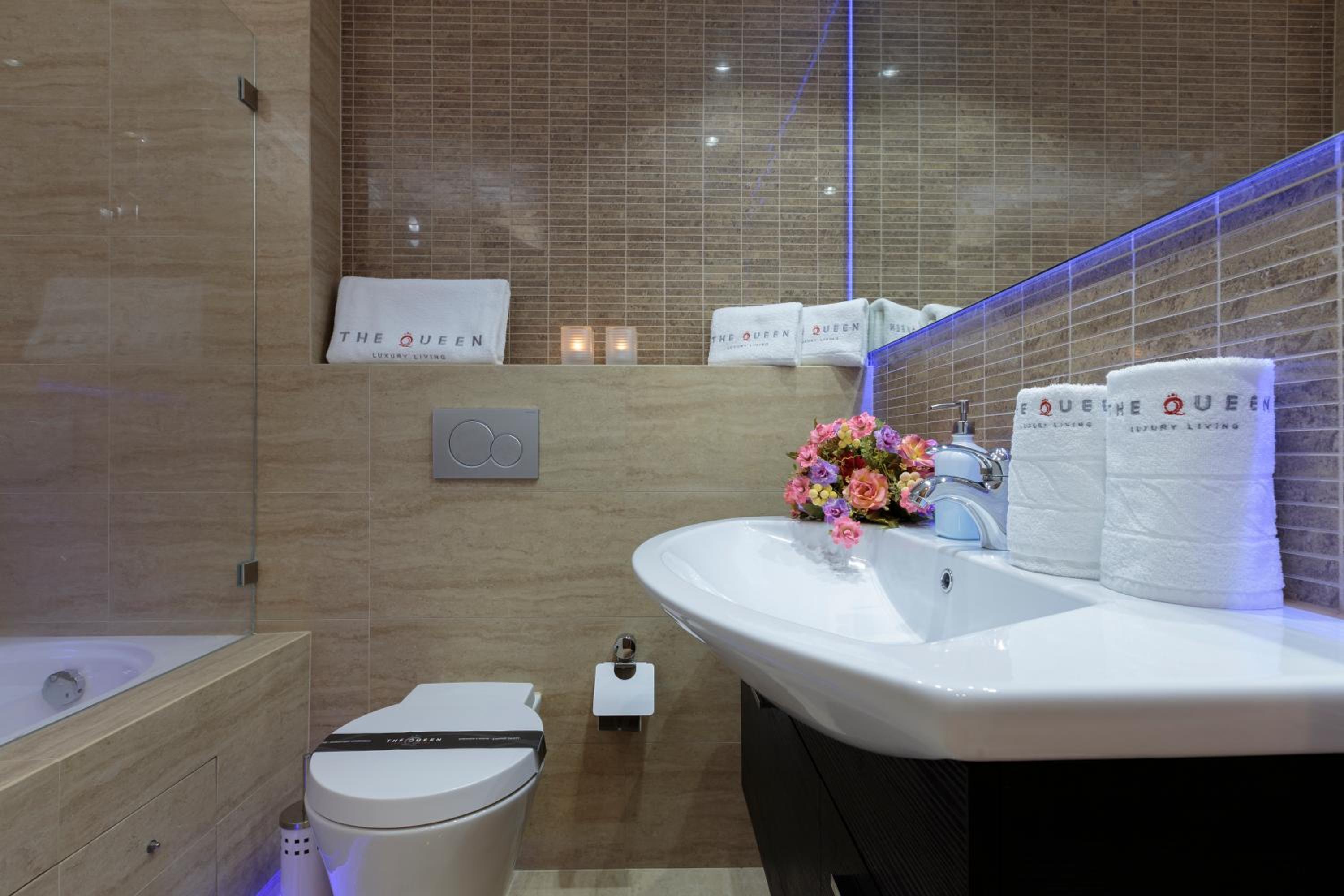 The Queen Luxury Apartments - Villa Vinicia