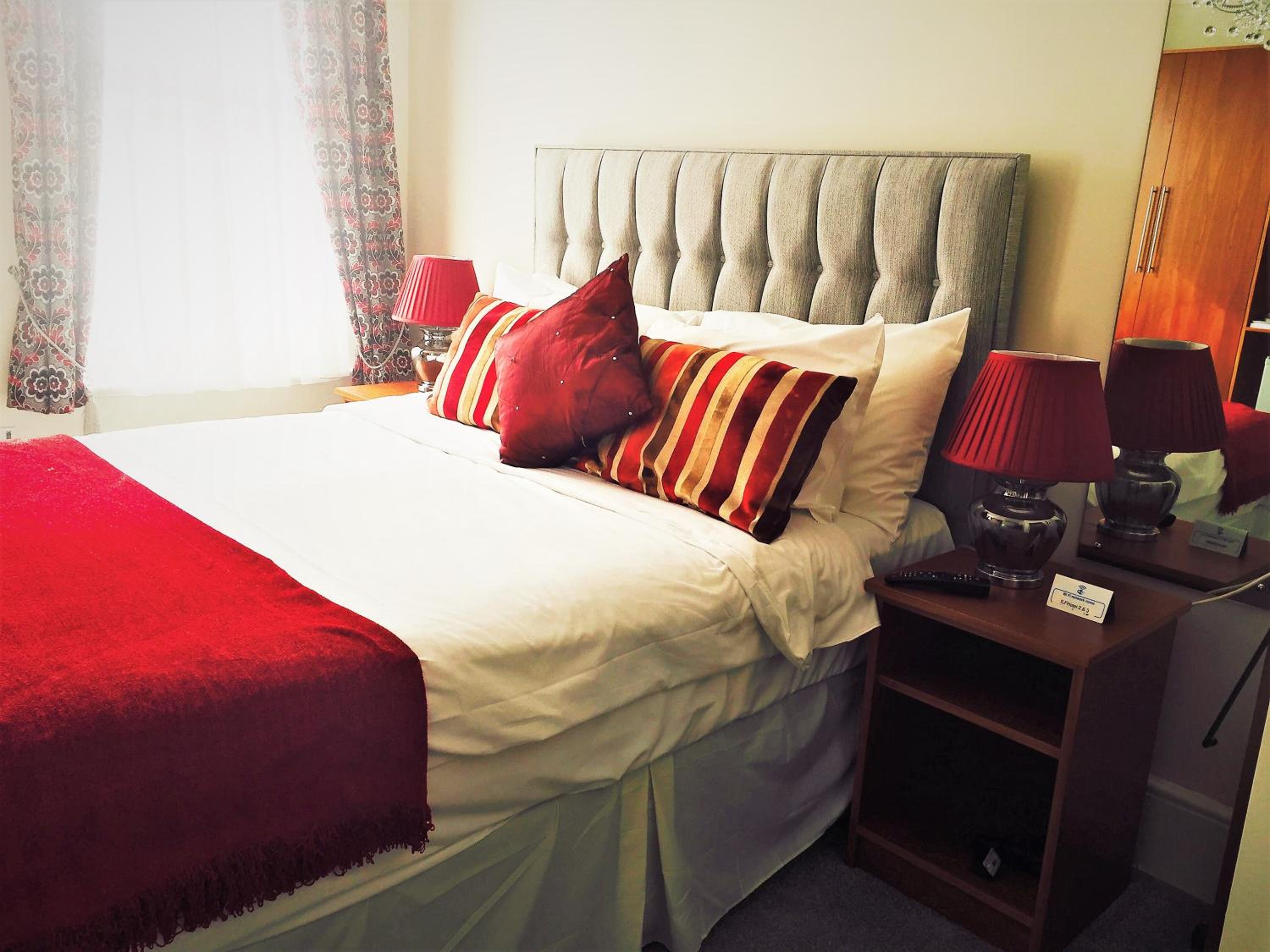 Ilfracombe House Hotel - near Cliffs Pavilion view 4